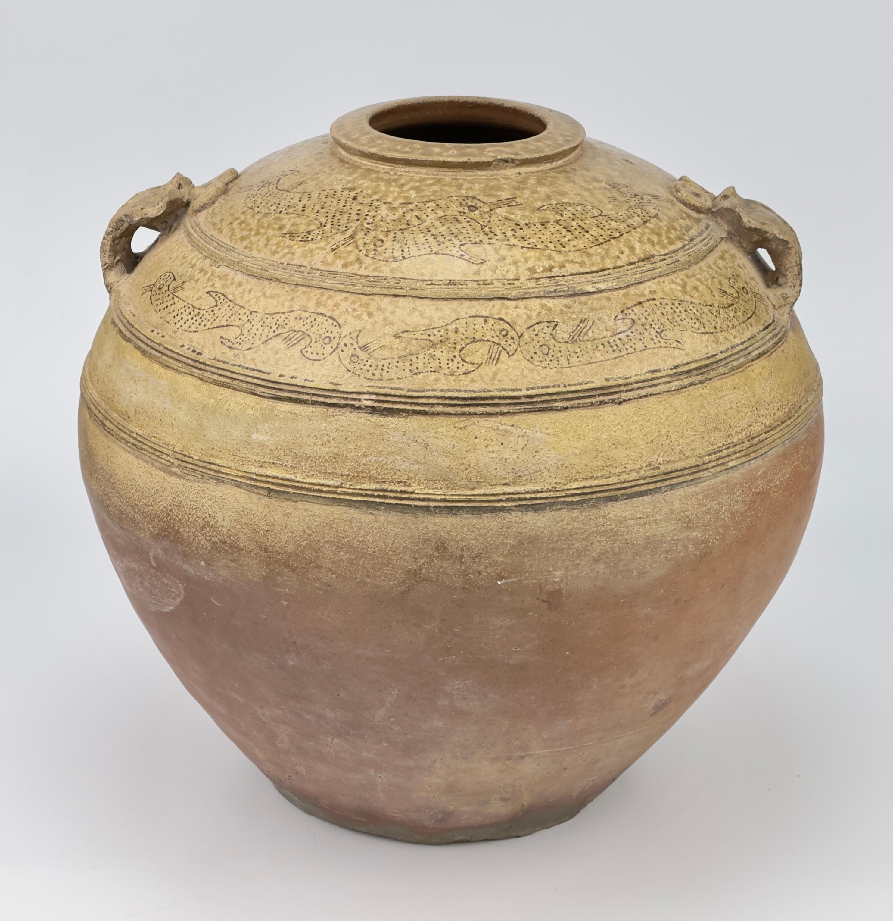 Großes kugelförmiges JAR aus Steinzeug, Han Dynasty-Drei Reiche, Yue im Angebot 1