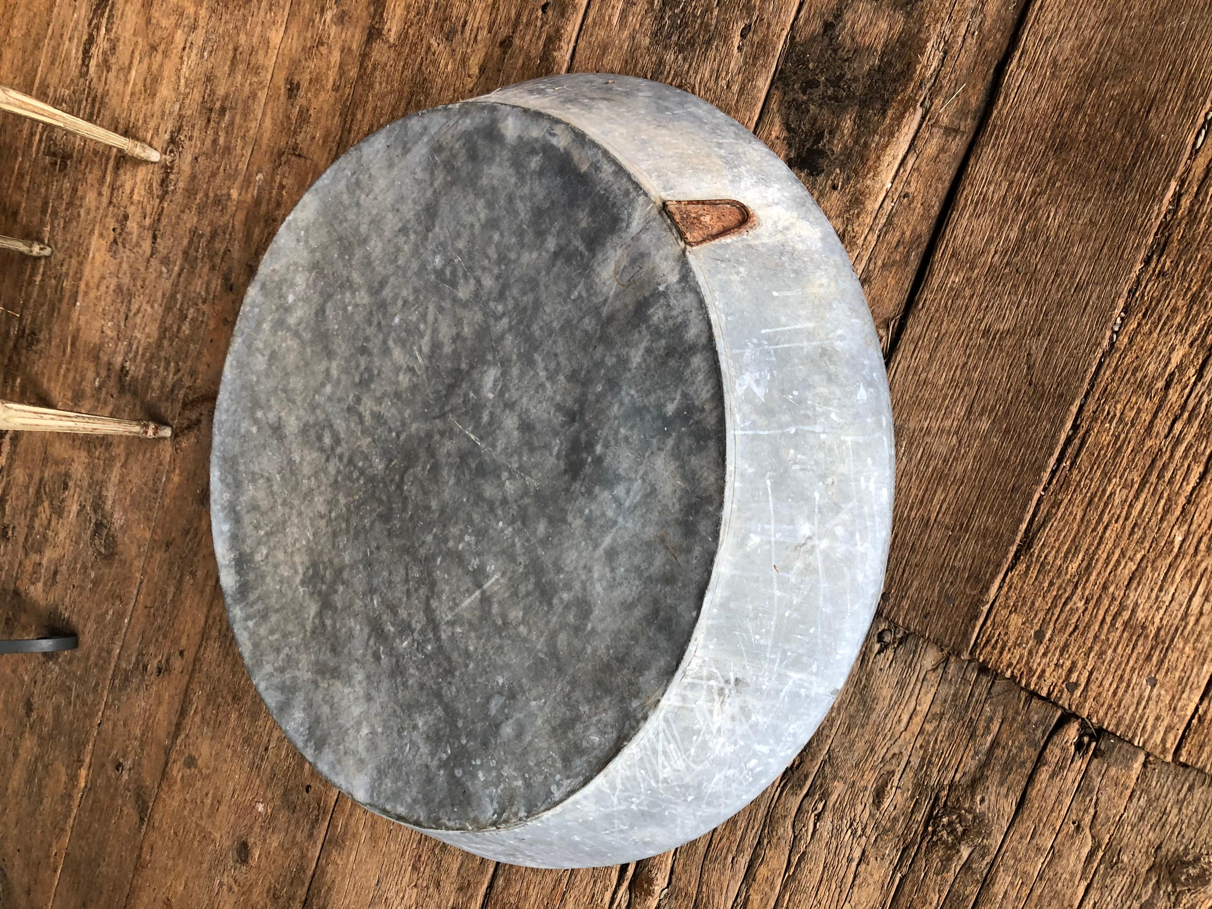 Large Zinc Pan, 19th Century In Good Condition In Doylestown, PA