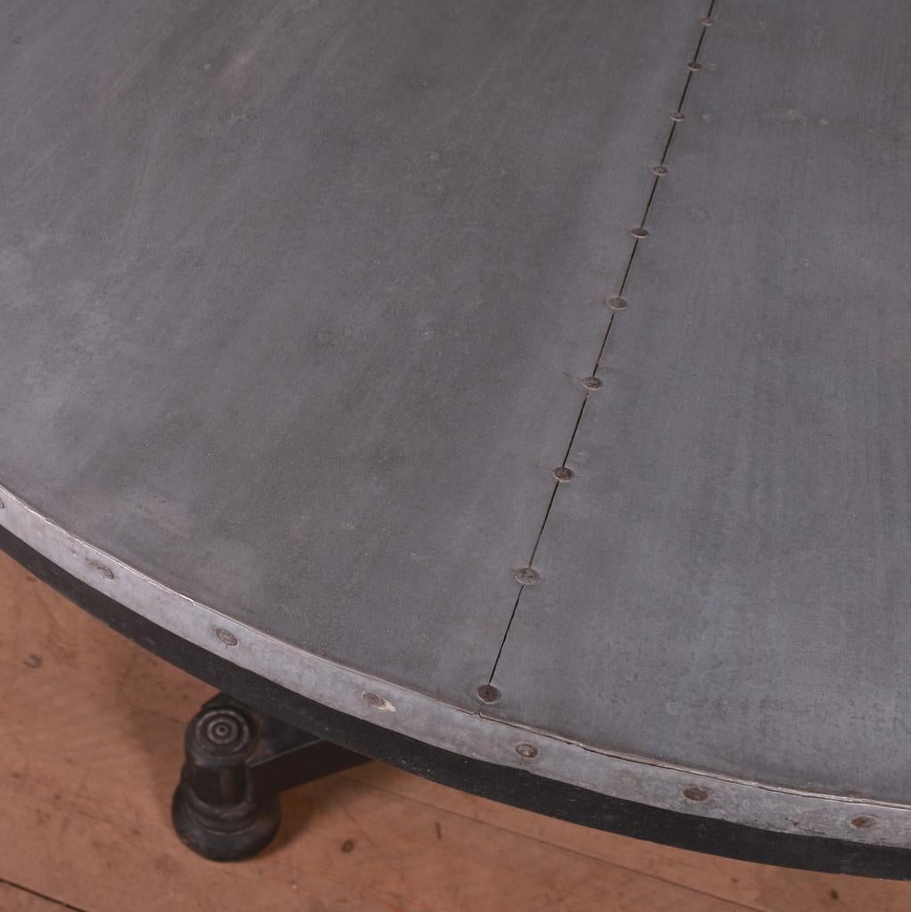 Large Zinc Topped Breakfast Table In Good Condition For Sale In Leamington Spa, Warwickshire