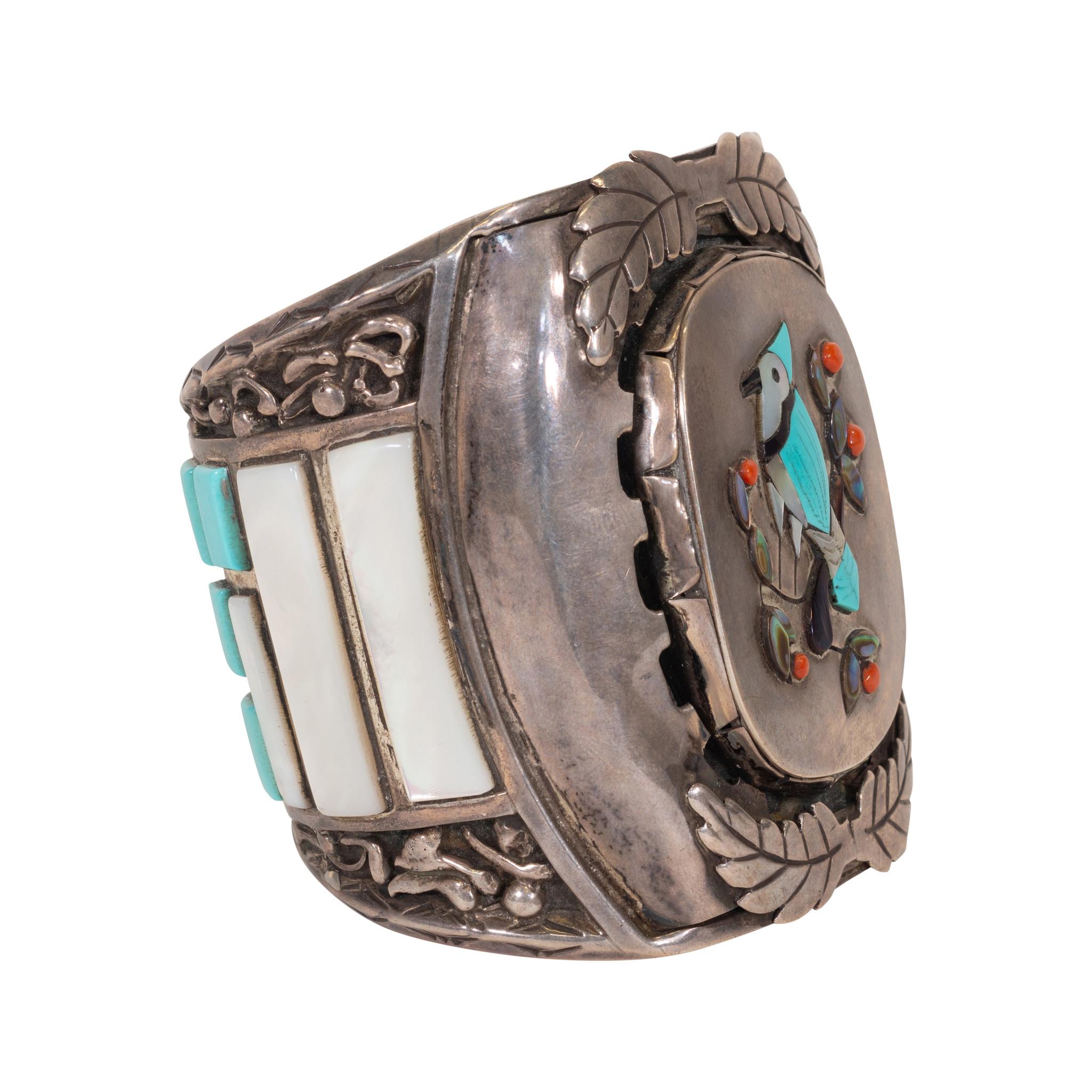 Grande manchette en turquoise marquée 