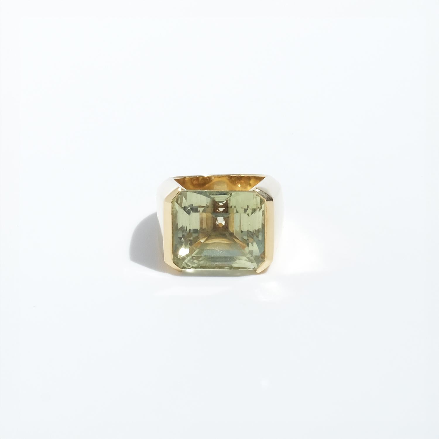Large18K Gold and Heliodor Vintage Cocktail Ring by K Karlsson Made 1990s In Good Condition For Sale In Stockholm, SE