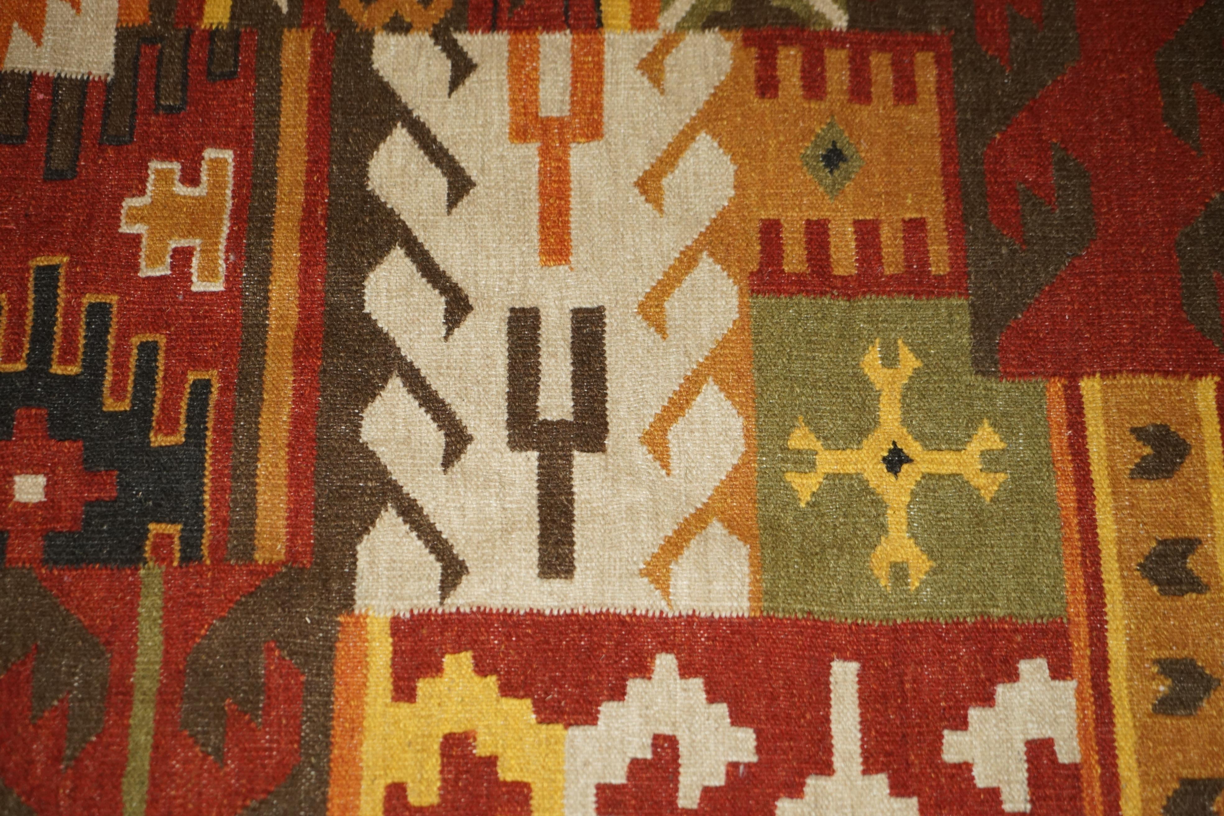 Großer handgewebter mehrfarbiger Kelim-Teppich mit Blumenmuster im Angebot 9