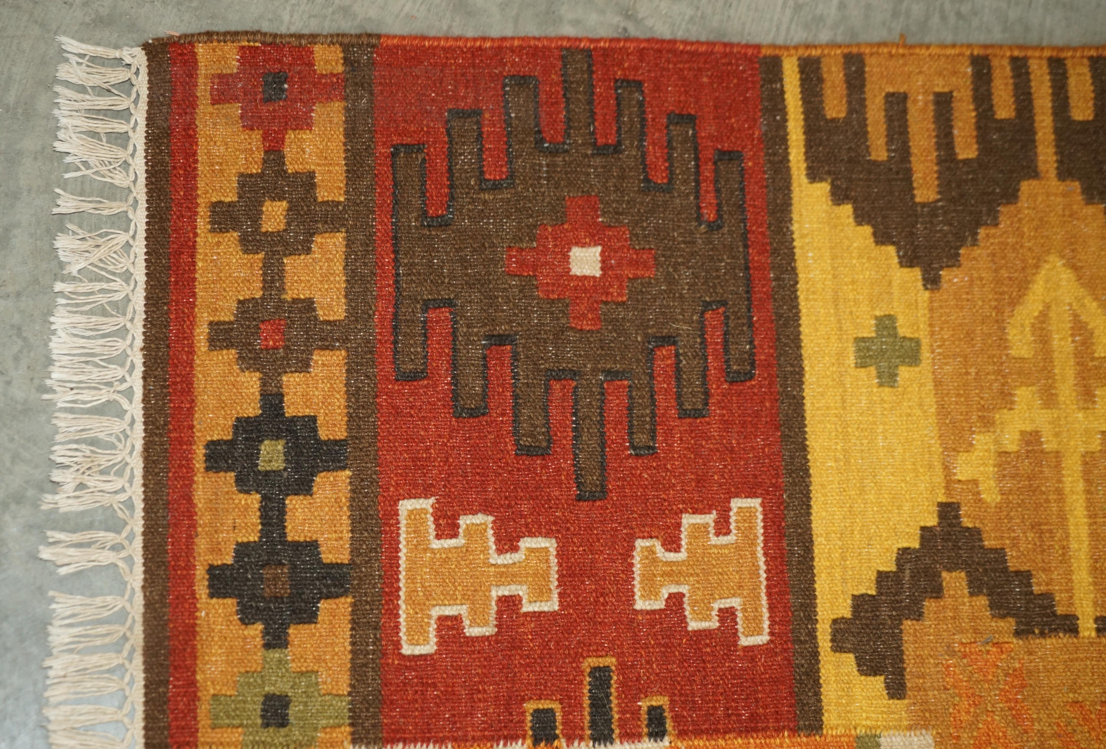 Großer handgewebter mehrfarbiger Kelim-Teppich mit Blumenmuster (Mitte des 20. Jahrhunderts) im Angebot