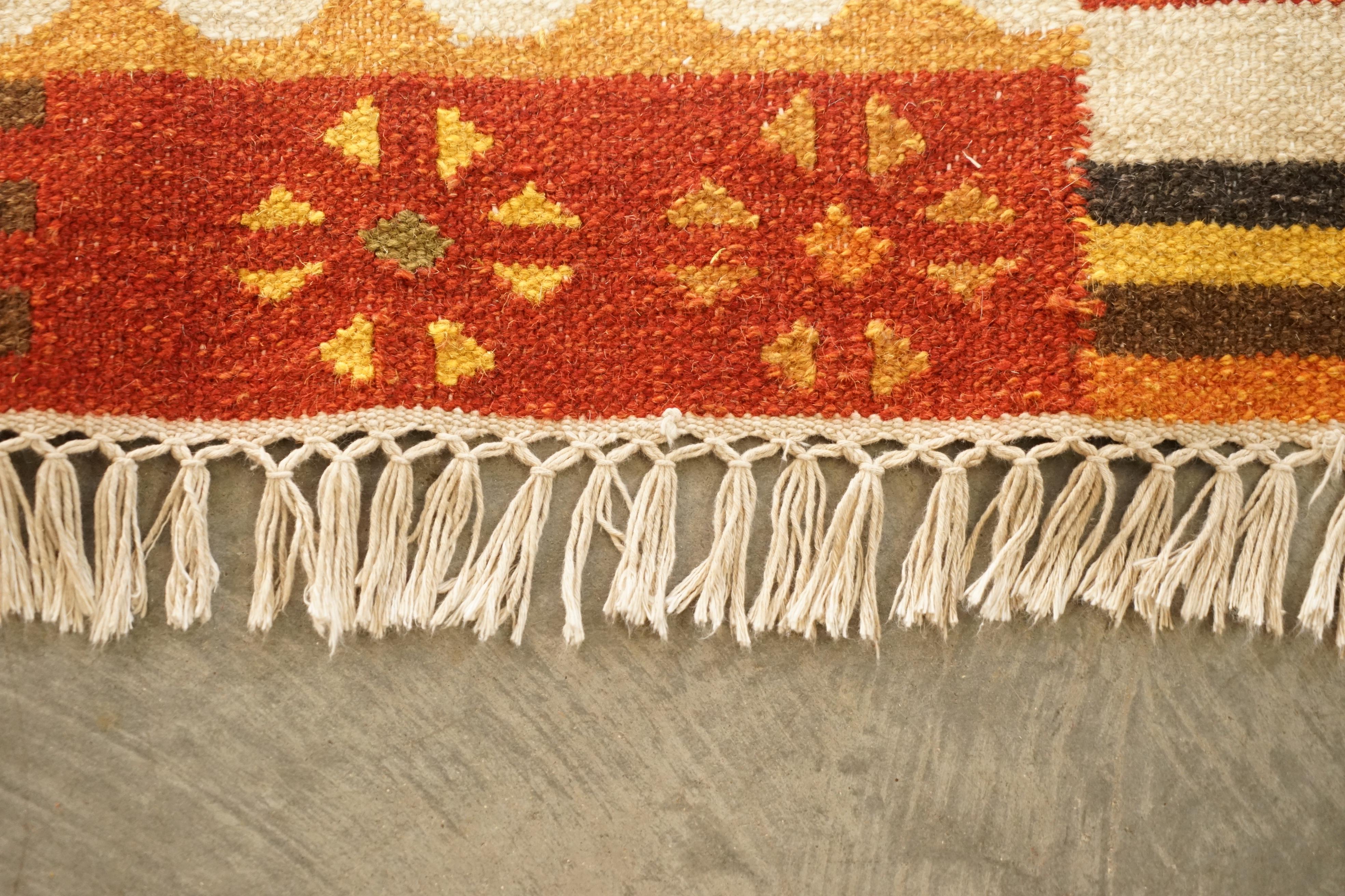 Großer handgewebter mehrfarbiger Kelim-Teppich mit Blumenmuster im Angebot 4