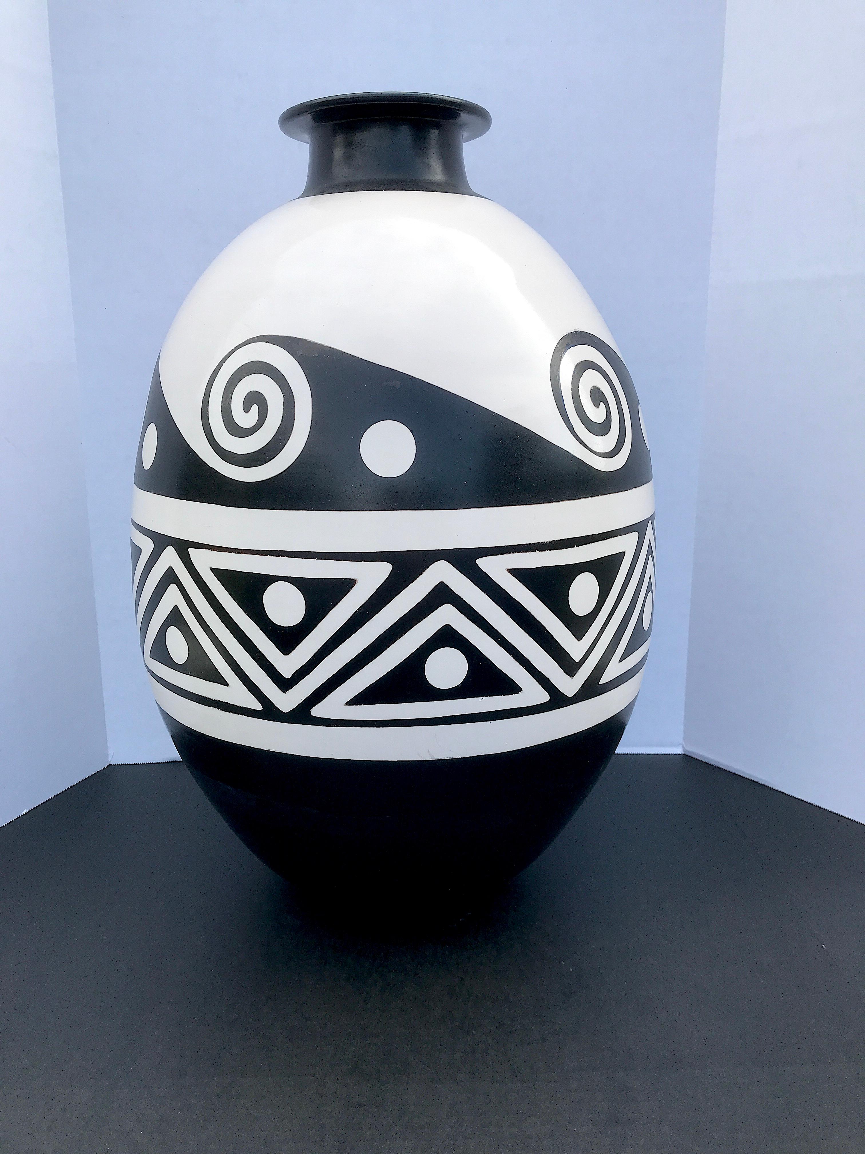 Large French Art Deco Pottery Black and White Vase In Good Condition For Sale In Atlanta, GA