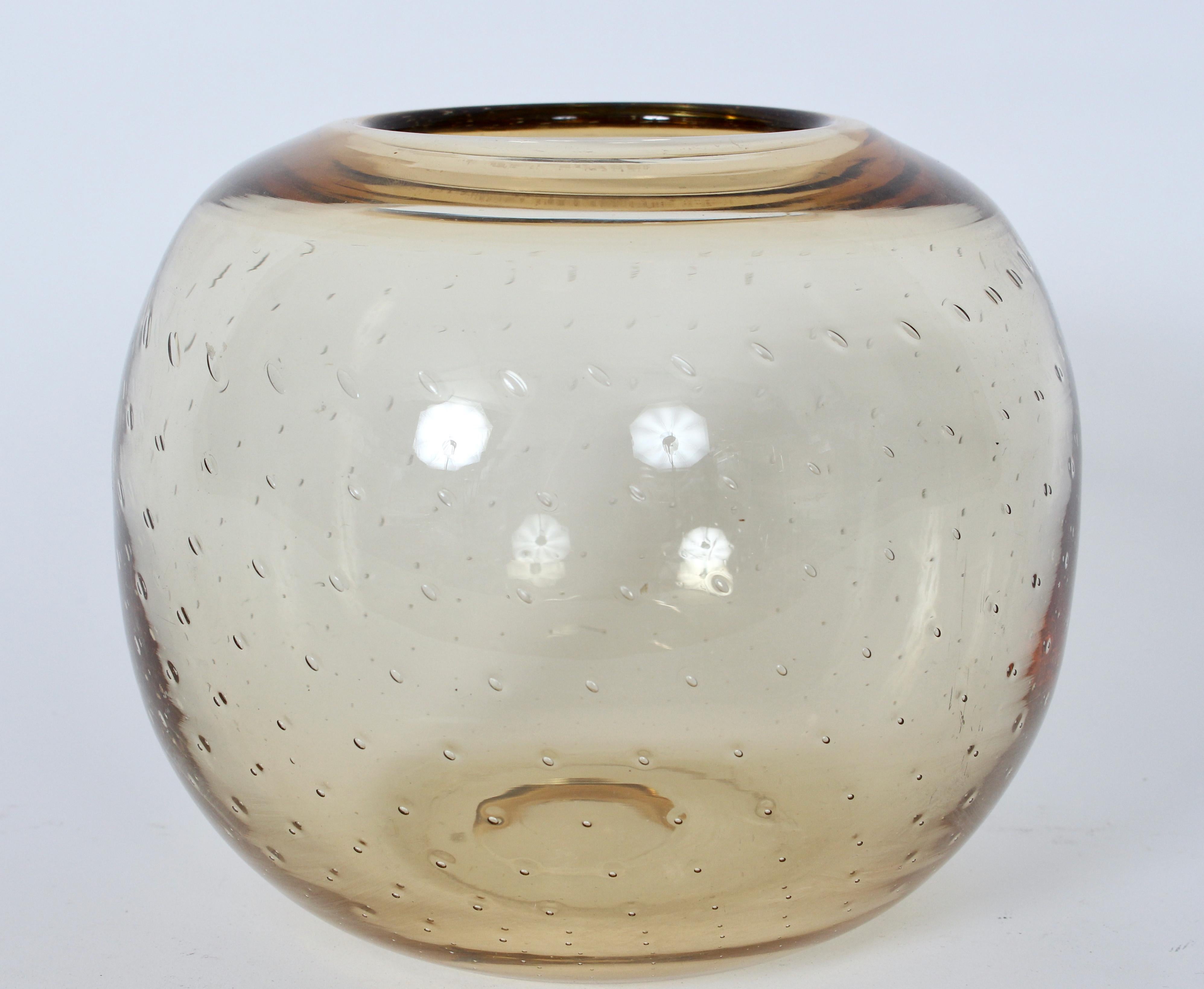 Ciotola più grande in stile Murano in ambra pallida, CIRCA 1960 in vendita 13