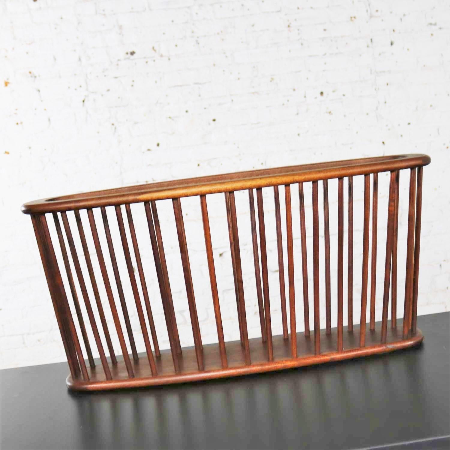 Larger Walnut Oval Magazine Rack Attribute to Arthur Umanoff for Washington Wood In Good Condition For Sale In Topeka, KS