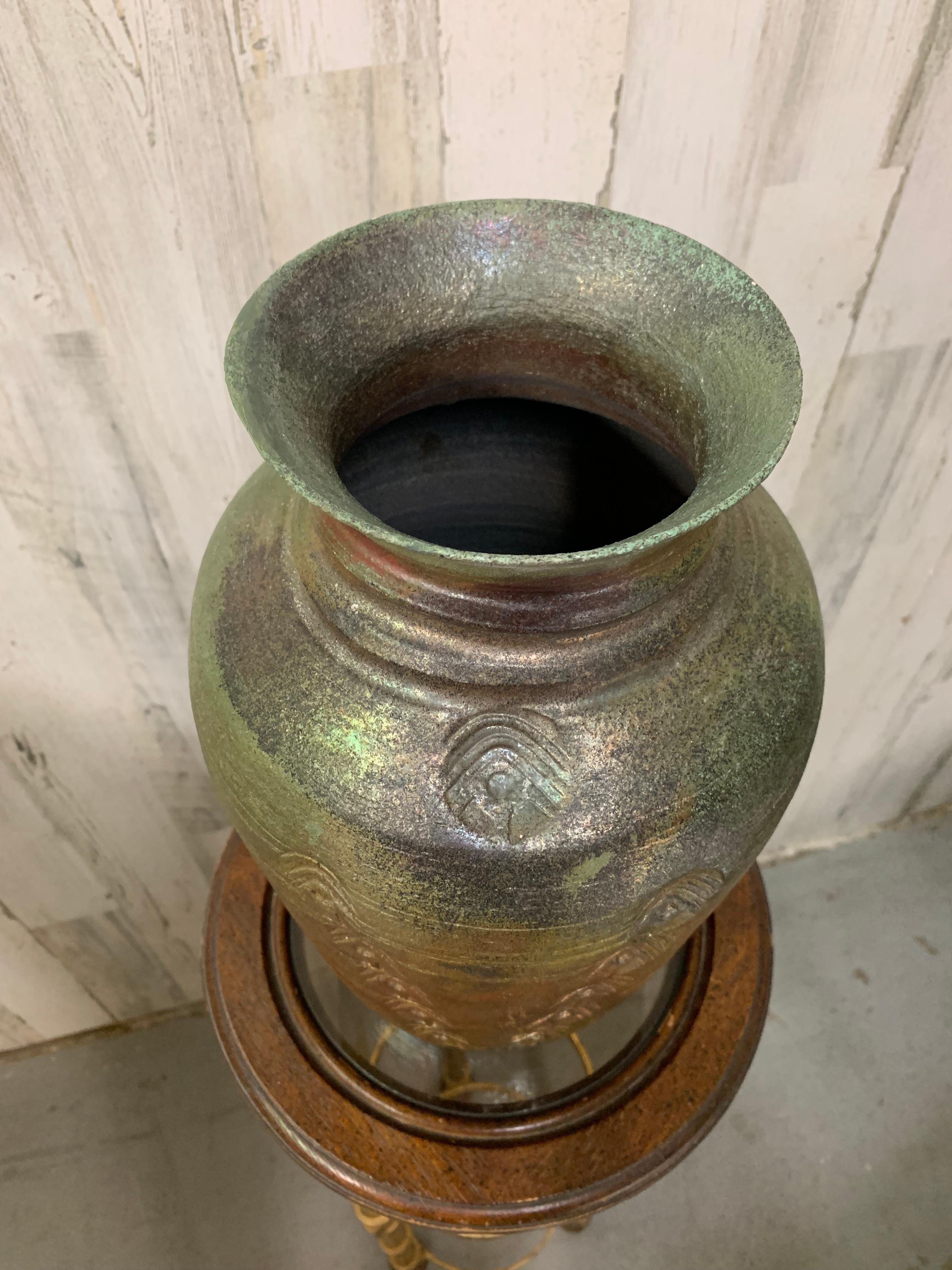 XX secolo Grande vaso cotto in Raku di Fernande Beland in vendita