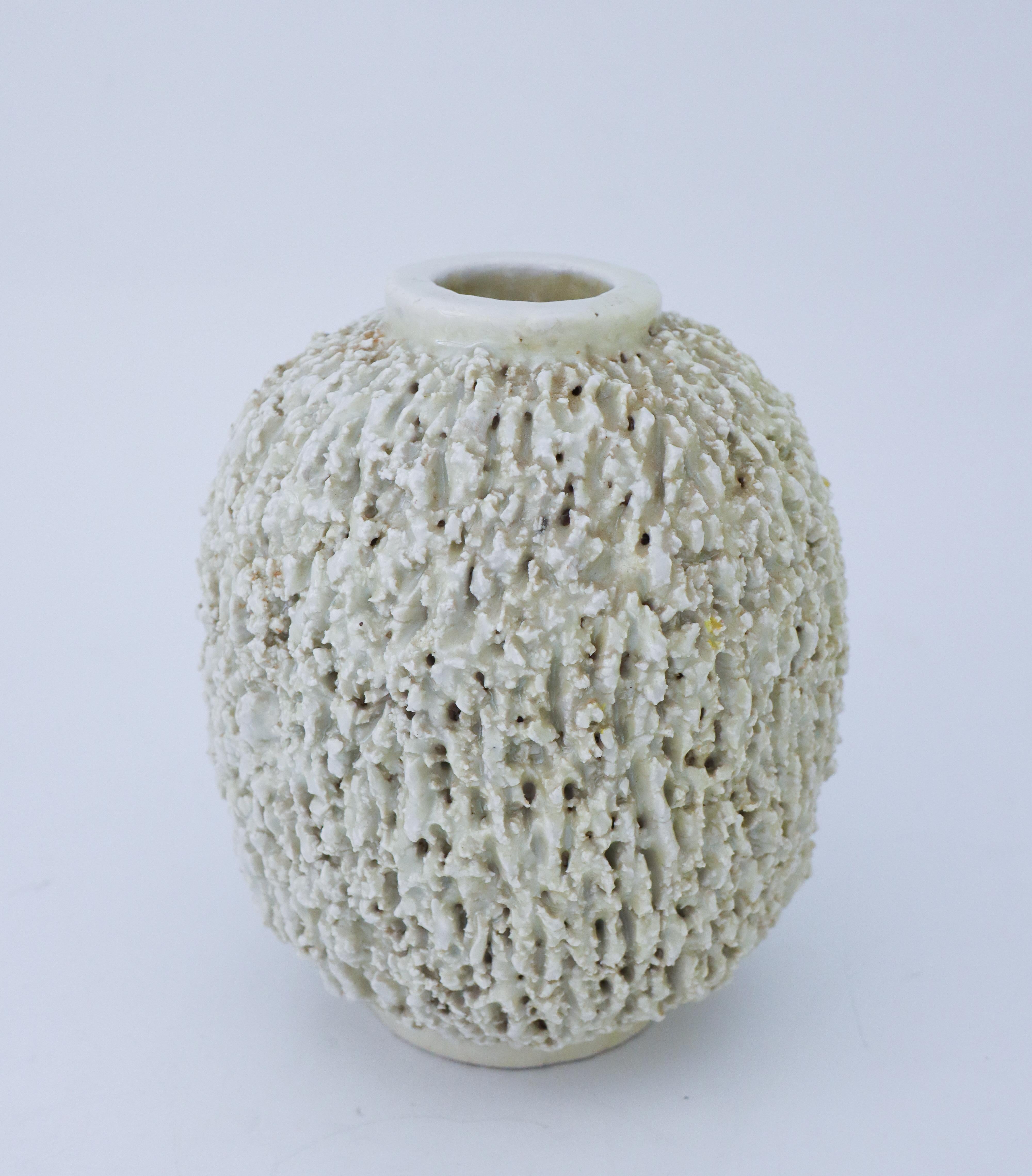 Scandinavian Modern Largest Beige Hedgehog Vase, Ceramic, Gunnar Nylund Rörstrand