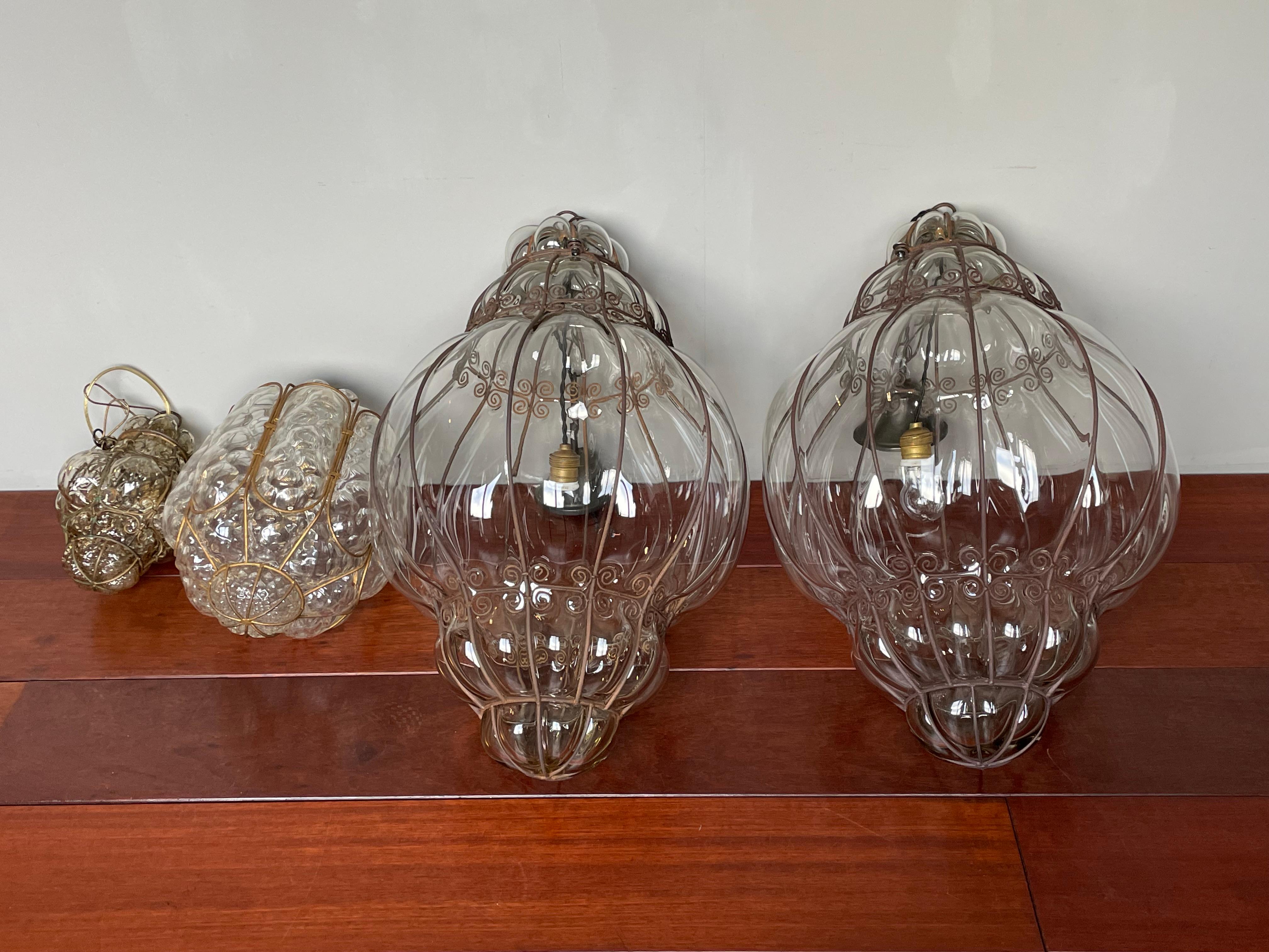 Largest Ever Pair of Mouth Blown Midcentury Venetian Murano Glass Pendant Lights For Sale 10