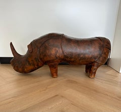 Großer Rhino-Hocker aus Leder von Dimitri Omersa für Abercrombie & Fitch, signiert
