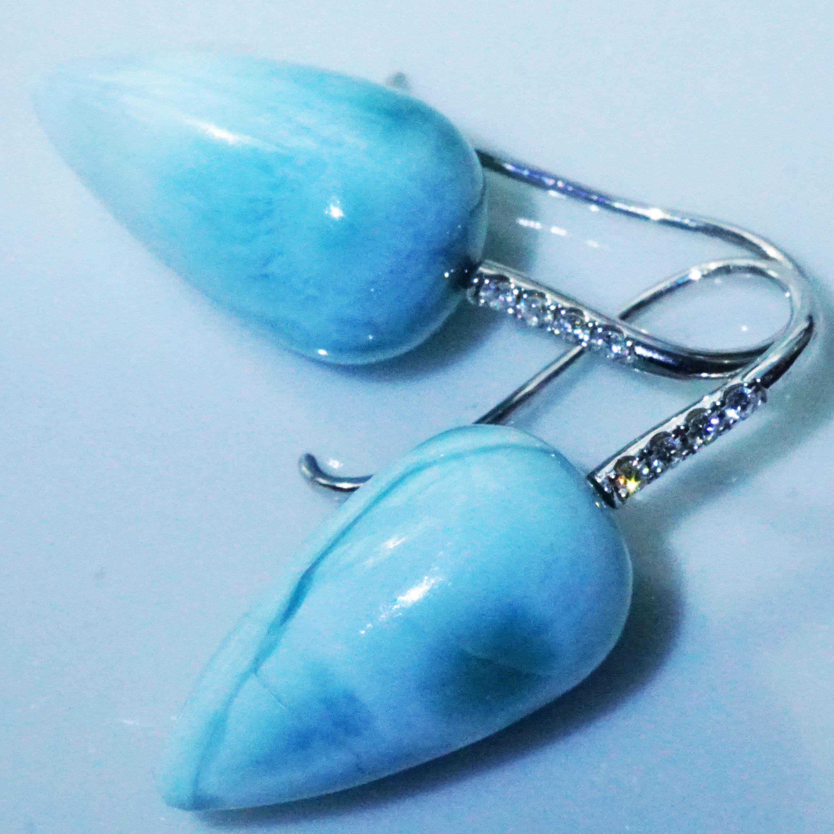 Caribbean feeling for a good mood Larimar teardrops in the size 22 x 12 mm, high-quality refined with XXL hooks in 750 white gold, set with brilliant-cut diamonds total approx. 0.13 ct W (white H) / VS-SI (very small-small inclusions), dimensions of