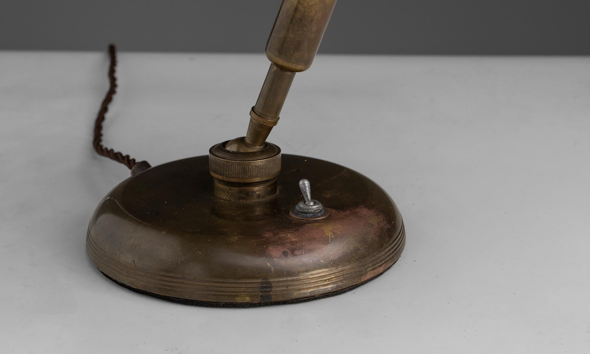 Lariolux Desk Lamp, Italy circa 1940 For Sale 1