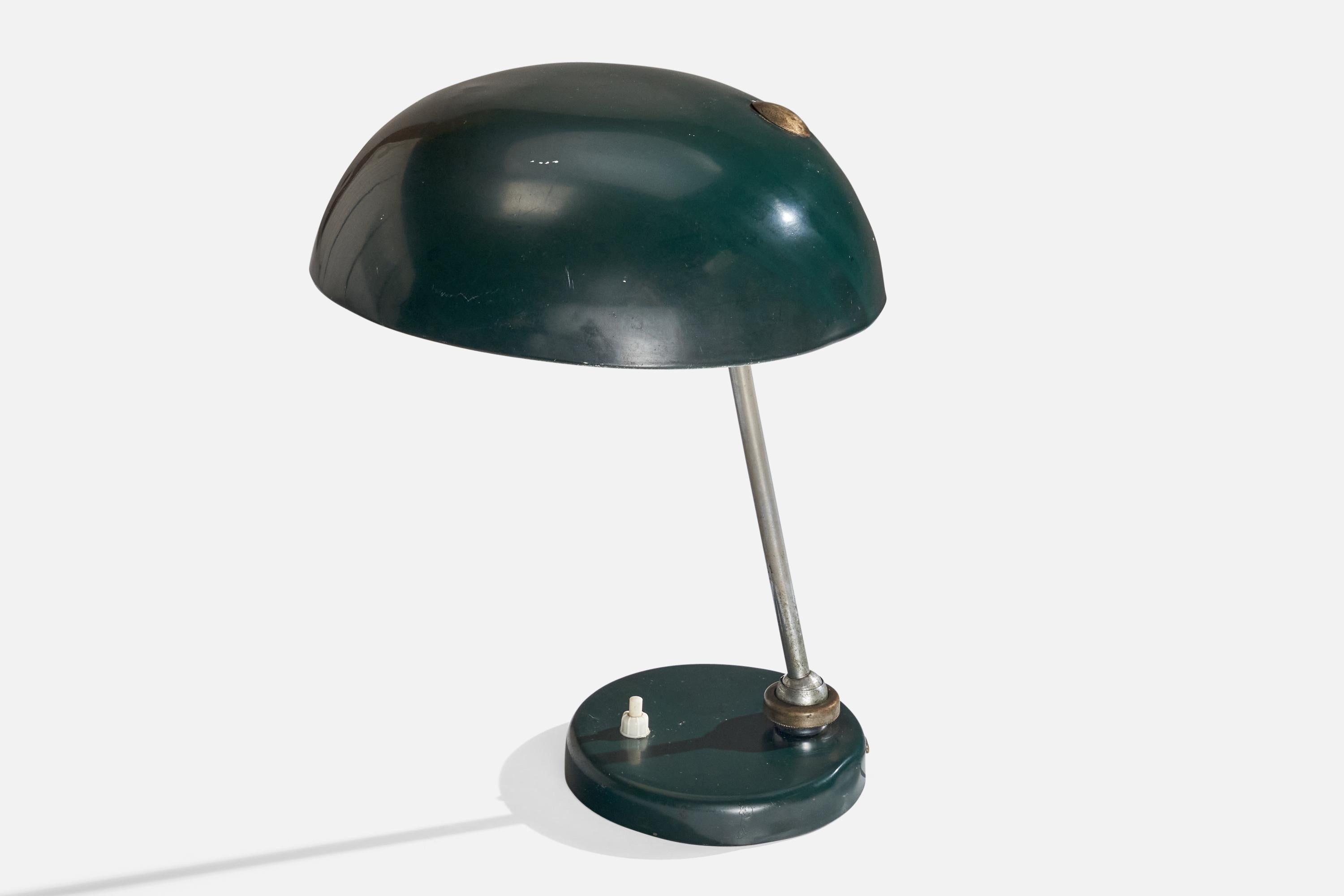 Lariolux, Lampada da tavolo, Metallo, Italia, anni '50 In condizioni discrete in vendita a High Point, NC