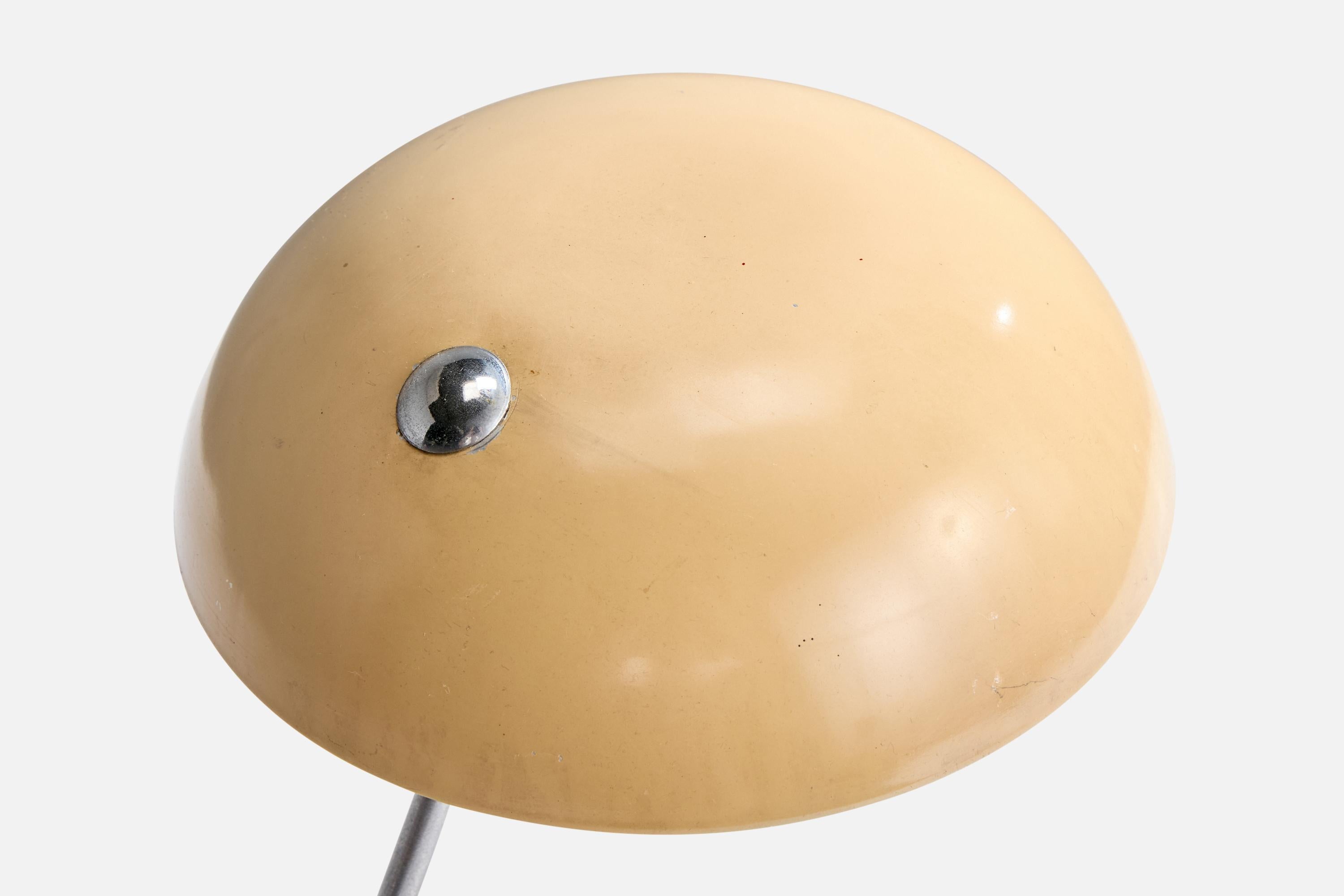 Mid-20th Century Lariolux, Table Lamp, Metal, Italy, 1950s For Sale