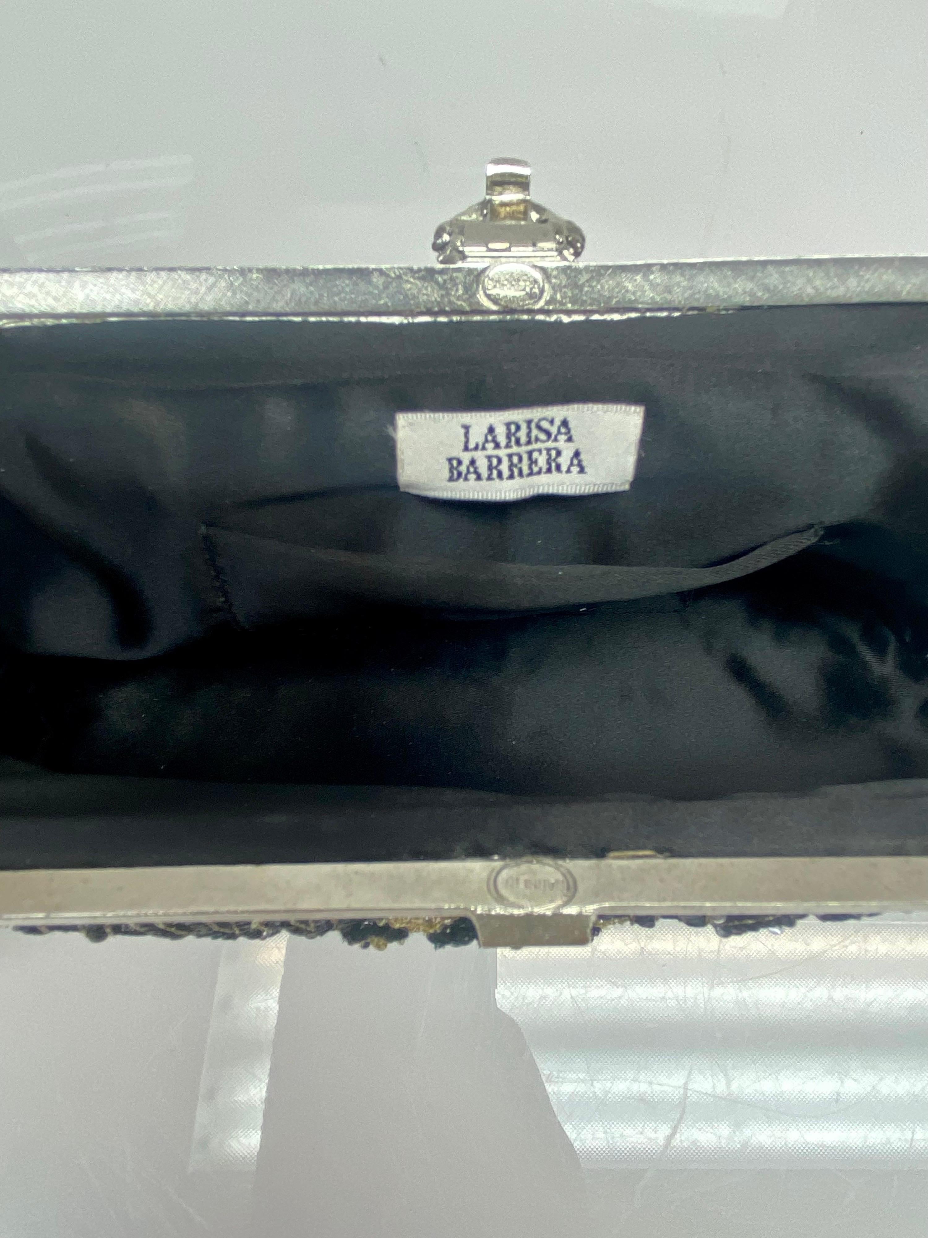 Larisa Barrera Metallic-Abendtasche mit Perlenbesatz im Angebot 5