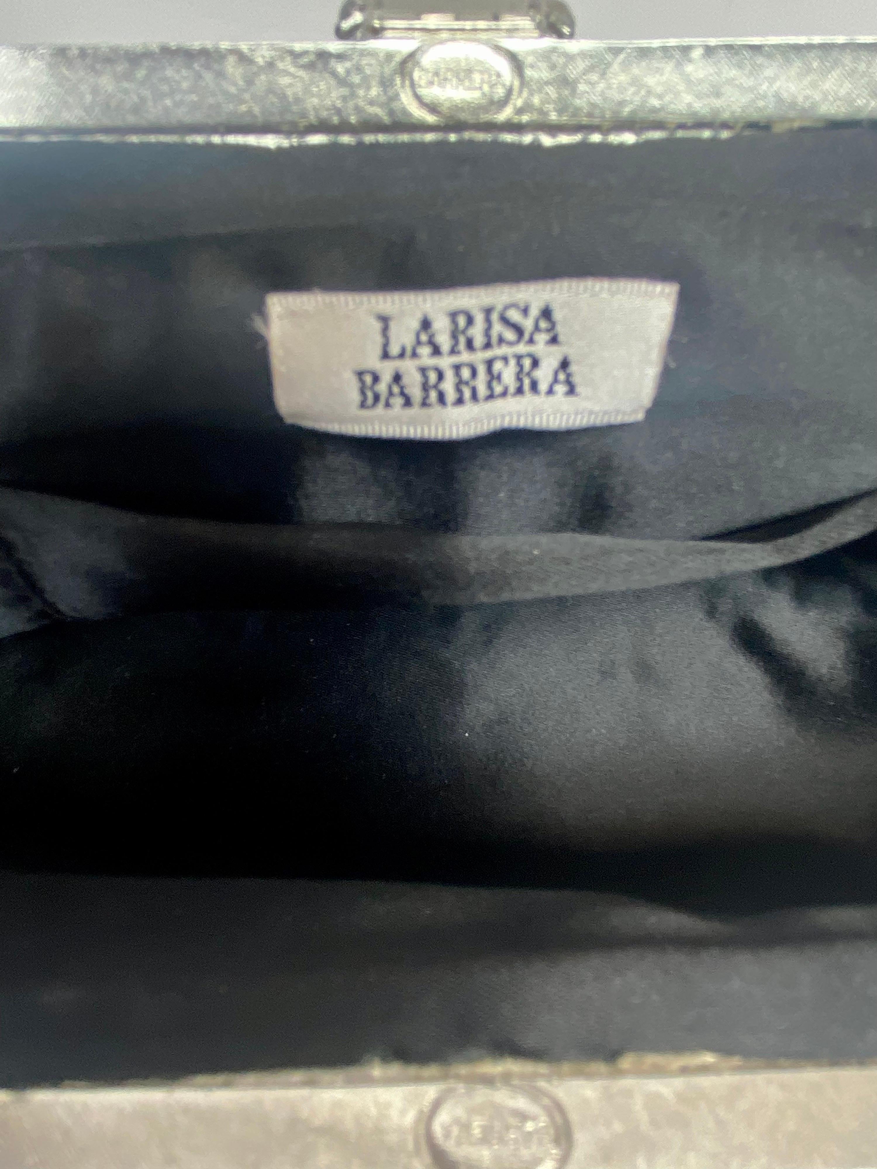 Larisa Barrera Metallic-Abendtasche mit Perlenbesatz im Angebot 6