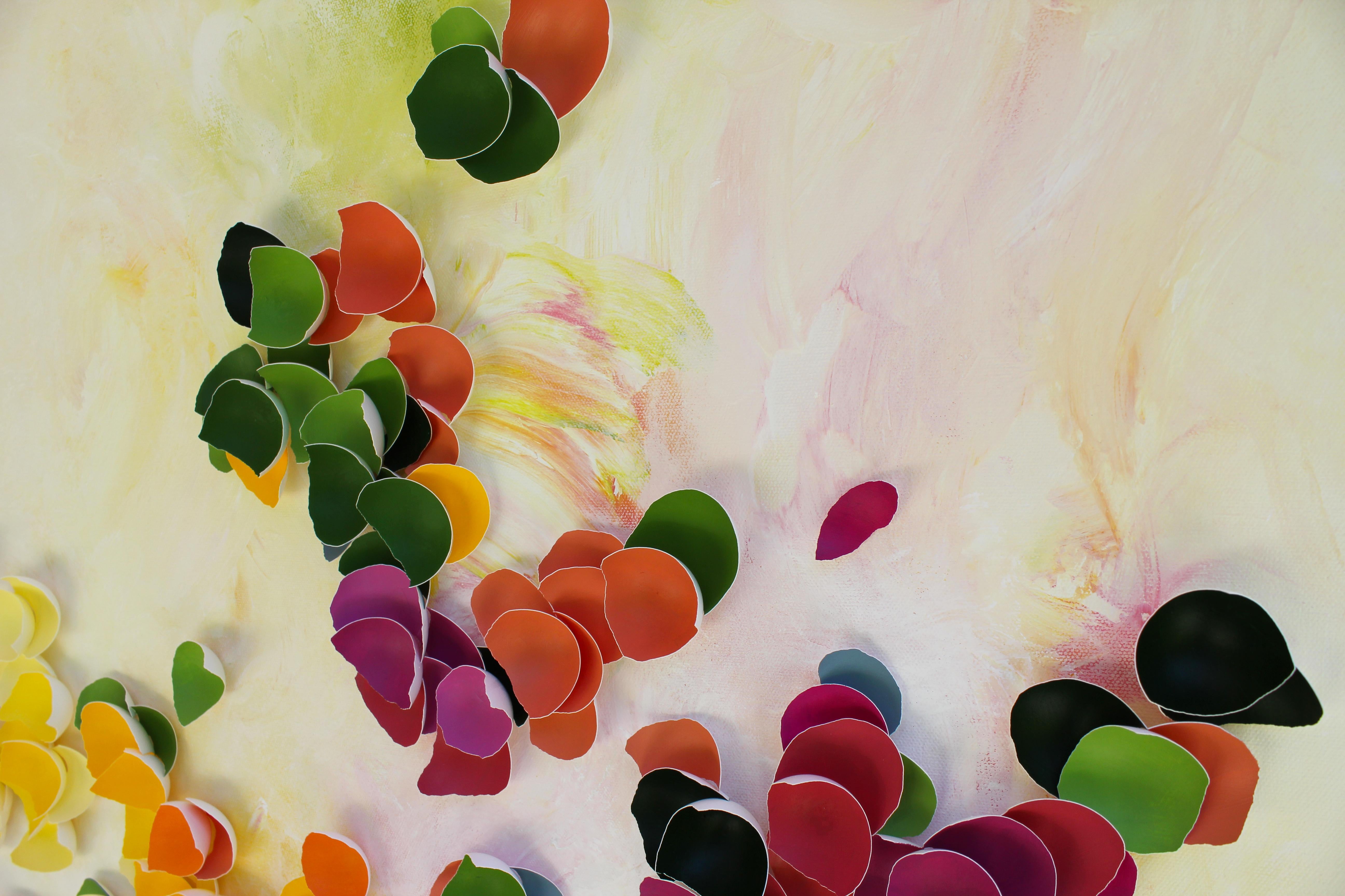 Larisa Safaryan has chosen to work with a most unconventional and delicate medium: an eggshell. Without question she is an innovator in what she does.​
The strength and fragility of humanity is revealed in Larisa Safaryan‘s works. The smooth shape