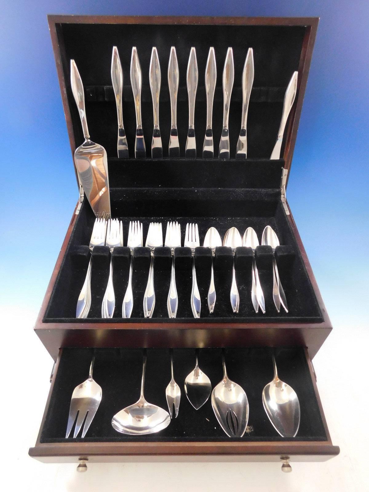 Lark by Reed & Barton sterling silver flatware set, 40 pieces. This set includes:

8 Knives, 9