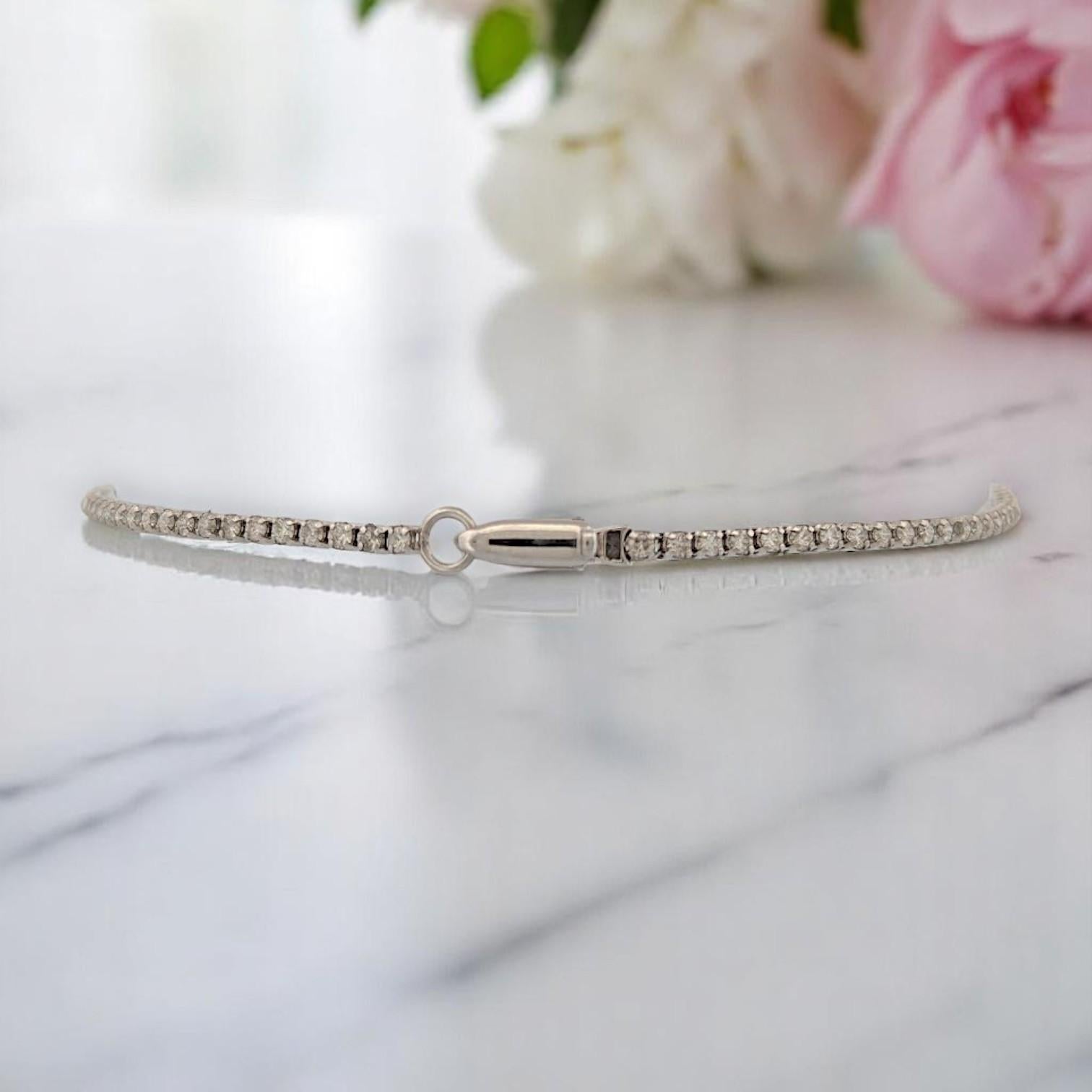 Larkin  Pulsera de tenis de oro blanco de 14 quilates con diamantes redondos naturales de 1,50 ctw en Nuevo estado para la venta en Greeneville, TN
