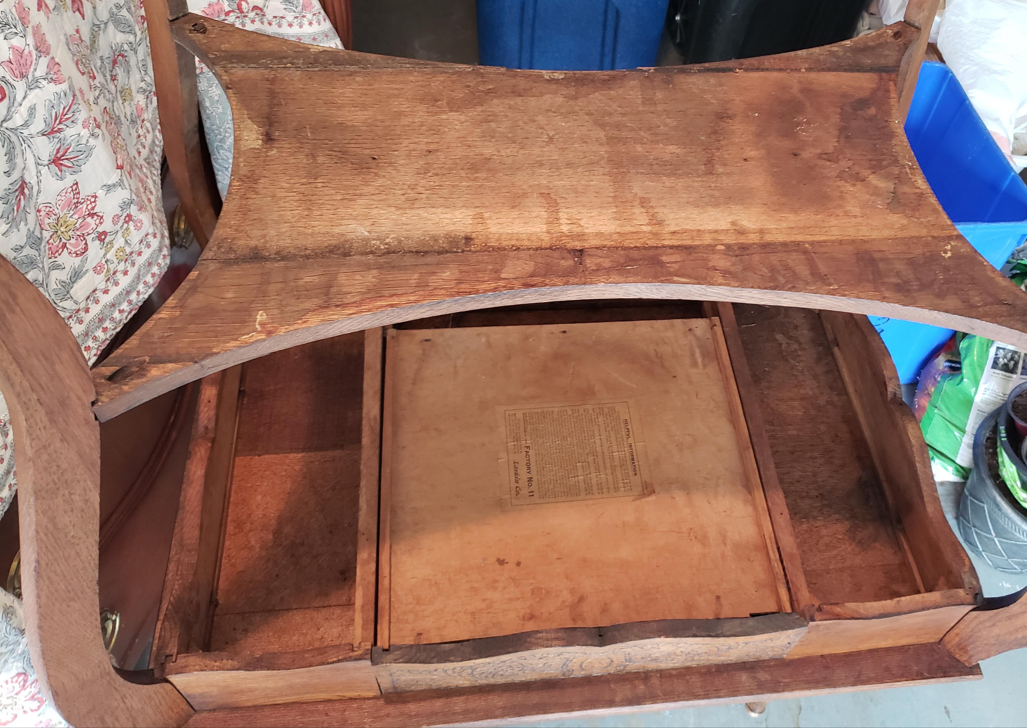 Larkin Solid Antique Oak Quatersawn Table, circa 1900s For Sale 1