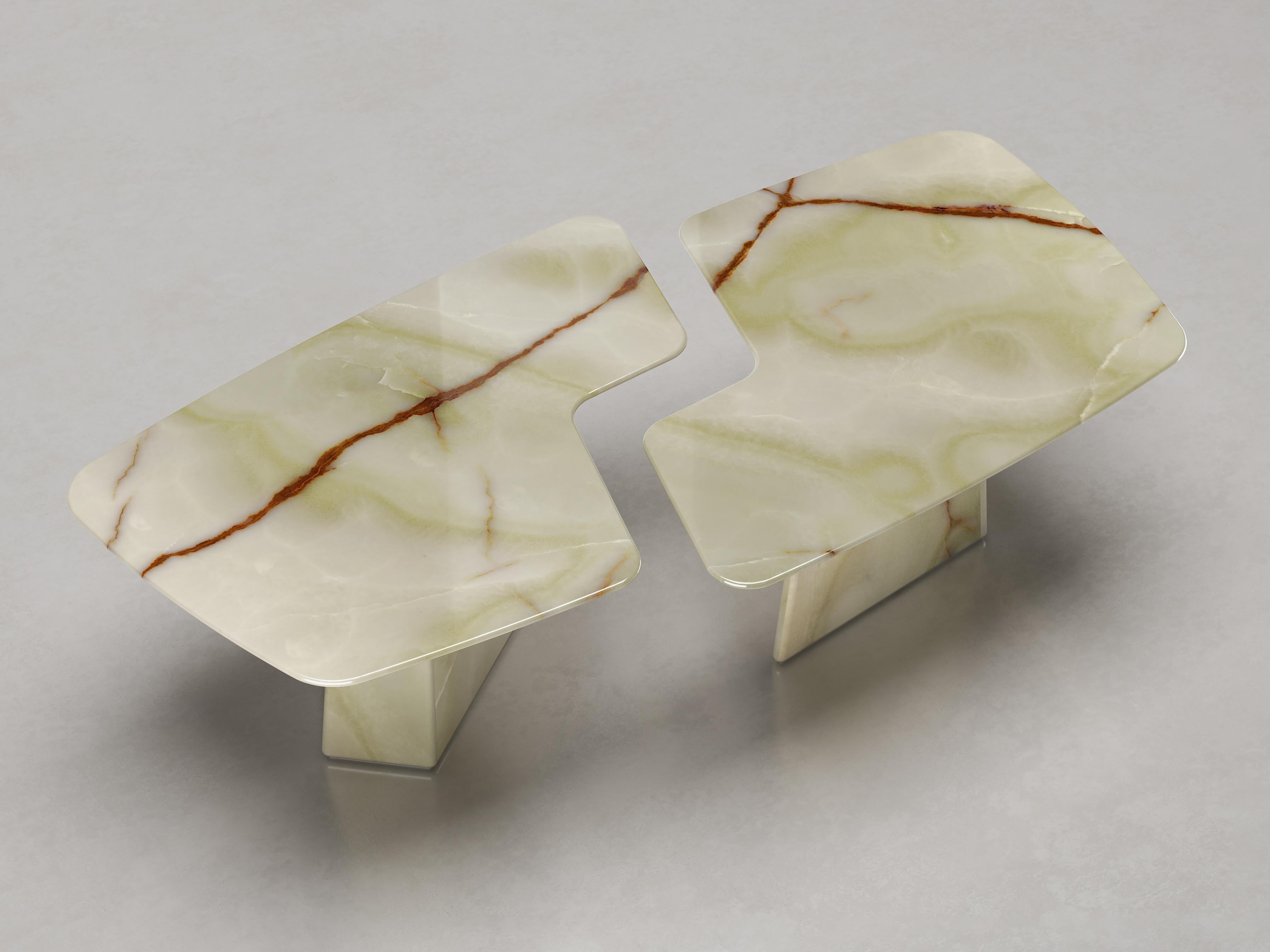 Mesa de comedor Armando de mármol ónice verde Moderno orgánico en venta