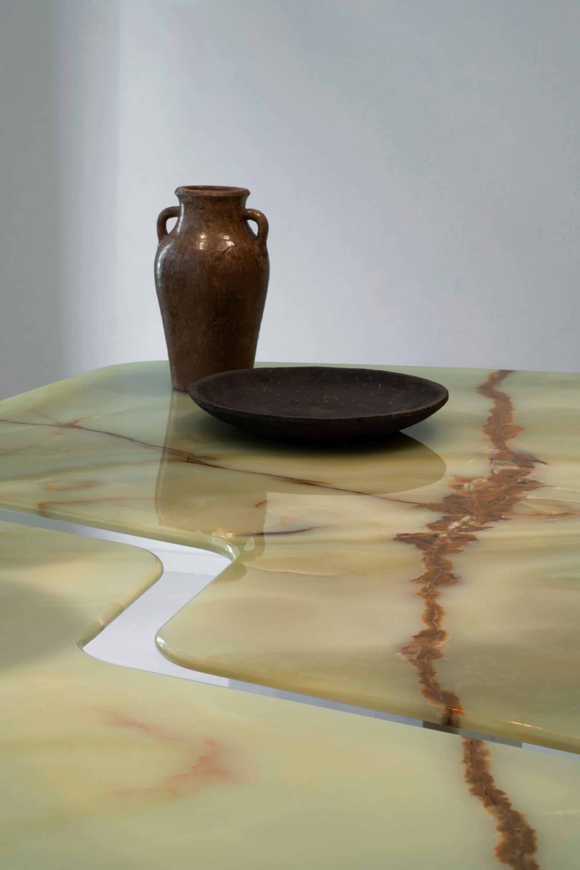 Mesa de comedor Armando de mármol ónice verde Acero en venta