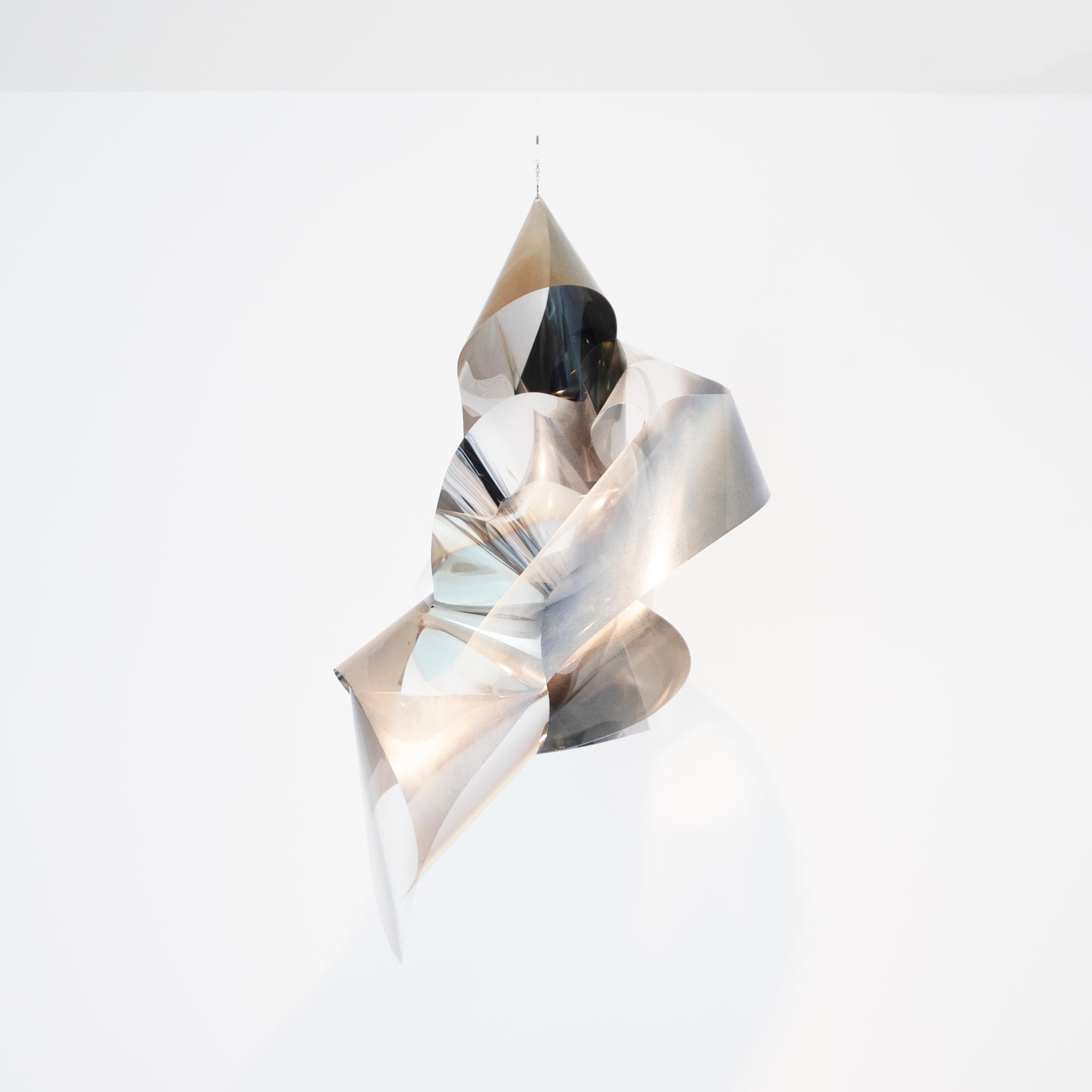 Lichtknoten – Sculpture von Larry Bell