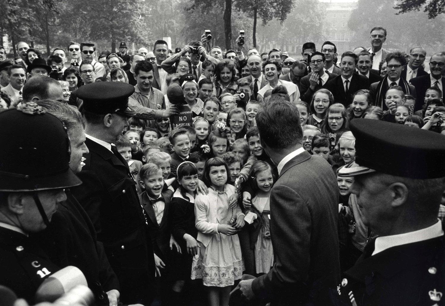 Larry Burrows Black and White Photograph – JFK, London