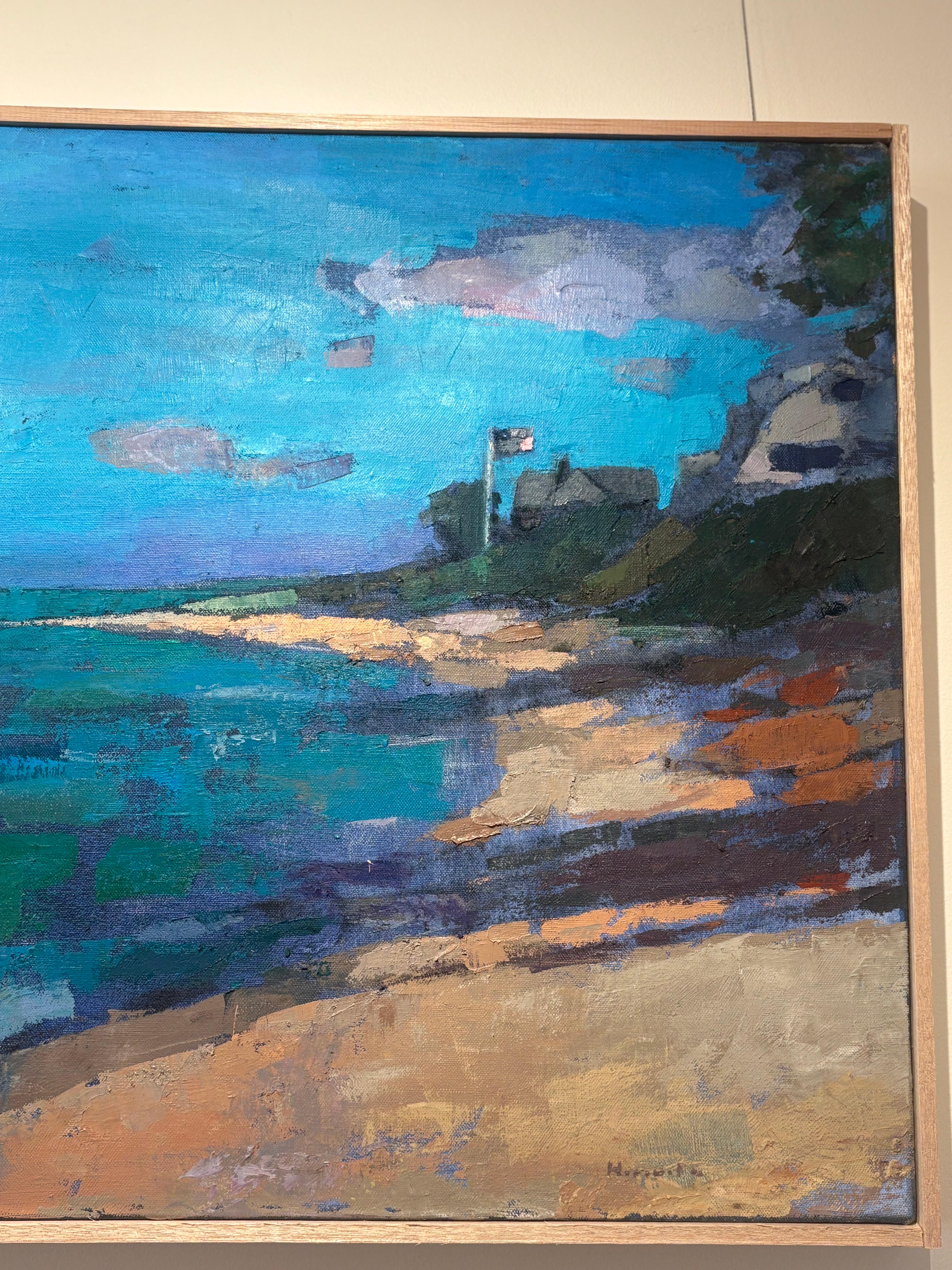 « Knot Breeze » Un ciel bleu vif sature la plage, le drapeau soufflant en arrière-plan en vente 1