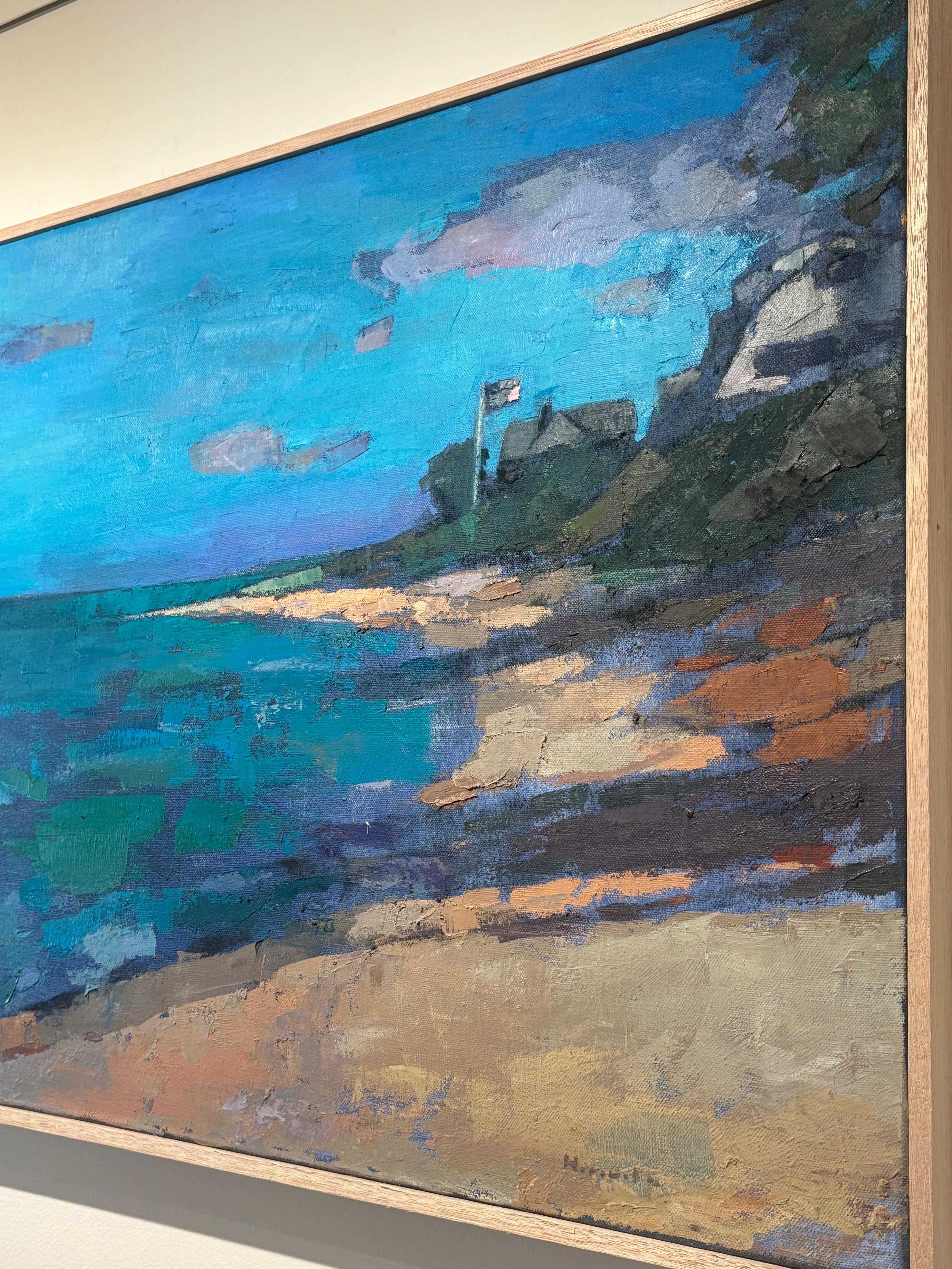 « Knot Breeze » Un ciel bleu vif sature la plage, le drapeau soufflant en arrière-plan en vente 3