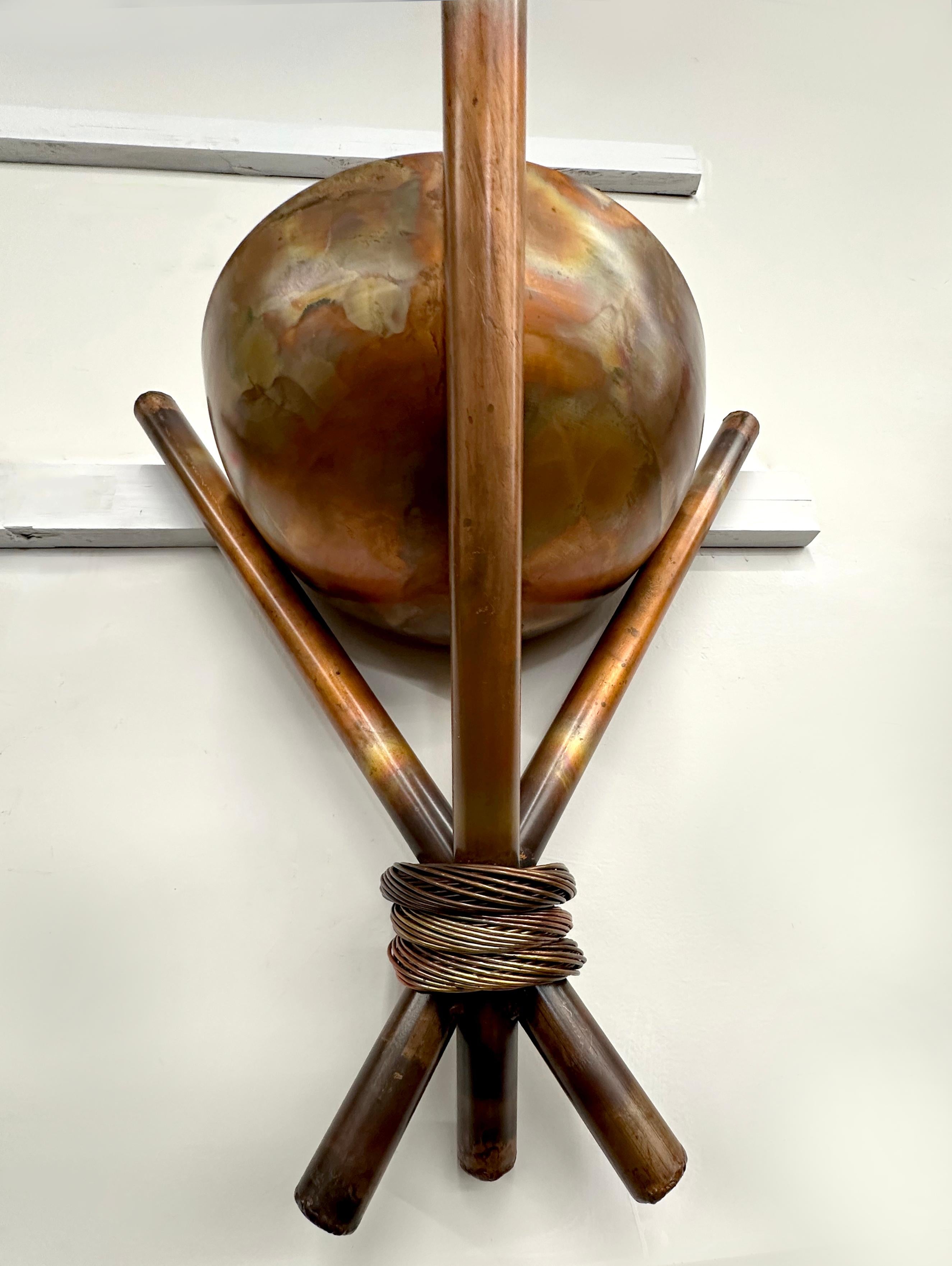 Set di lampade da parete e pendenti a treppiede in rame di Larry Lubow, finitura perla in vendita 4
