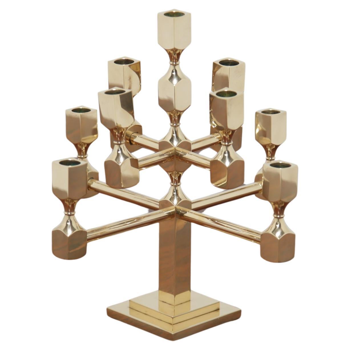 Lars Bergsten for Gusum Chandelier brutaliste en laiton massif à 9 branches, estampillé et daté.