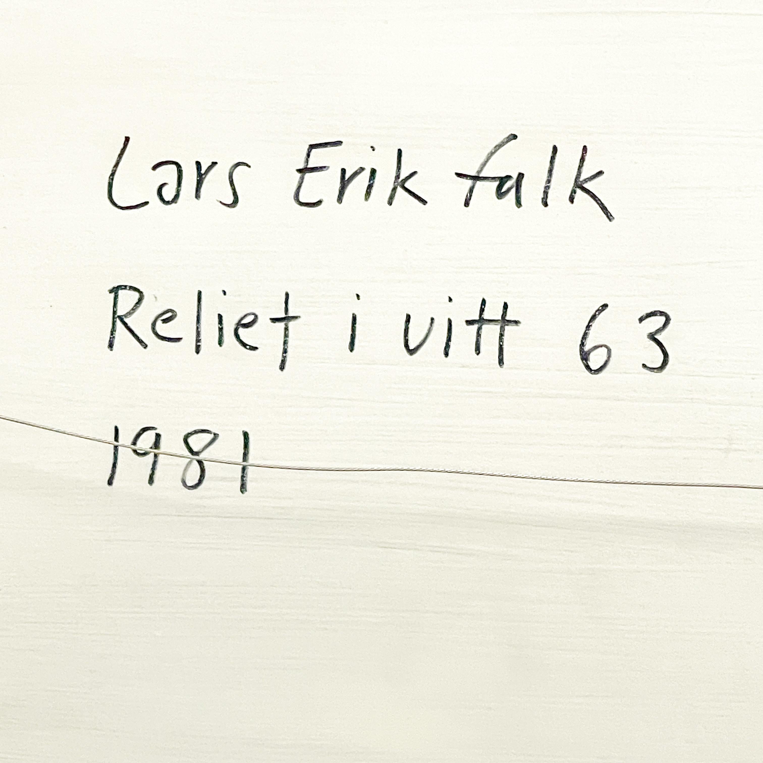 Minimalistisches Wandrelief von Lars-Erik Falk, Relief in Weiß, Nr. 63, 1981 (Ende des 20. Jahrhunderts) im Angebot