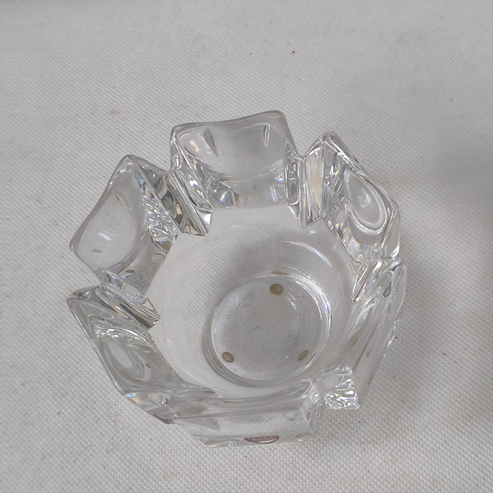 Metà XX secolo Lars Hellsten Orrefors Ciotola a corona in cristallo 1960s in vendita
