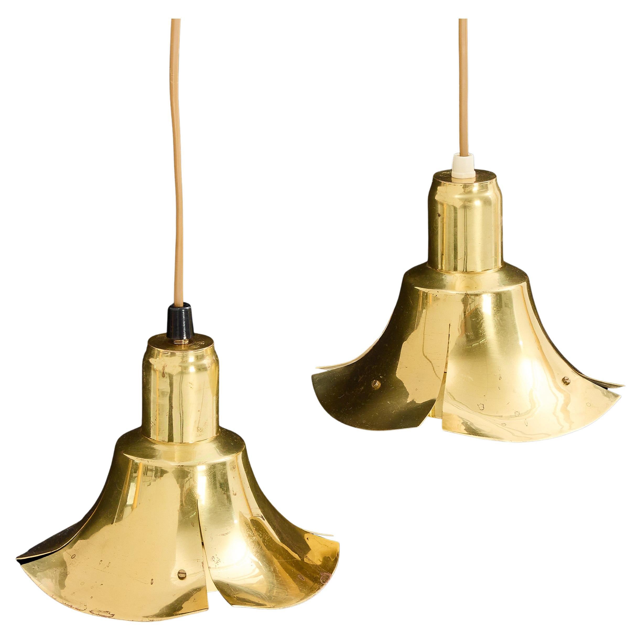 Lars Holmström Coppia di lampade da soffitto in ottone con timbro Svezia Anni '60