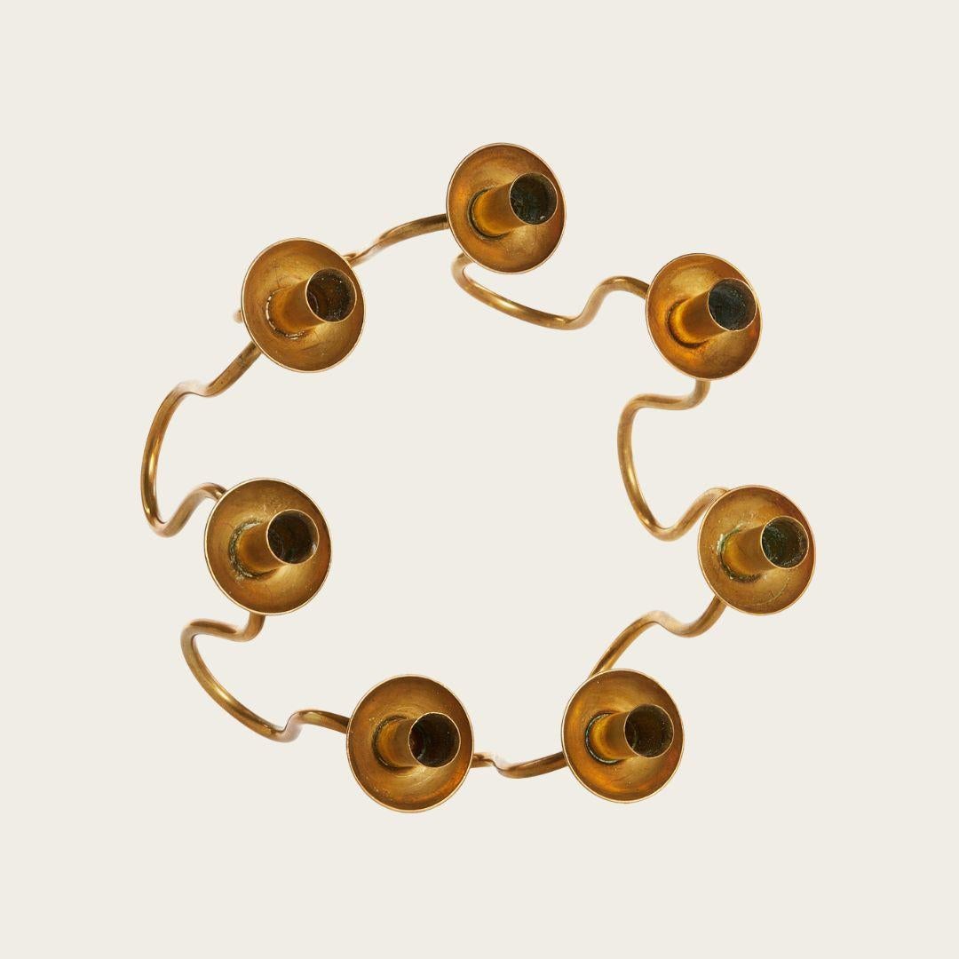Lars Holmstrom Messing Kleiner Spiral-Kandelaber (Mitte des 20. Jahrhunderts) im Angebot