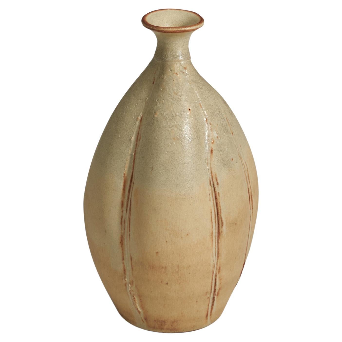 Lars Larsson, "Seed" Vase, Cream Stoneware, Fågelmara Krukmakeri, Sweden, 1970s 