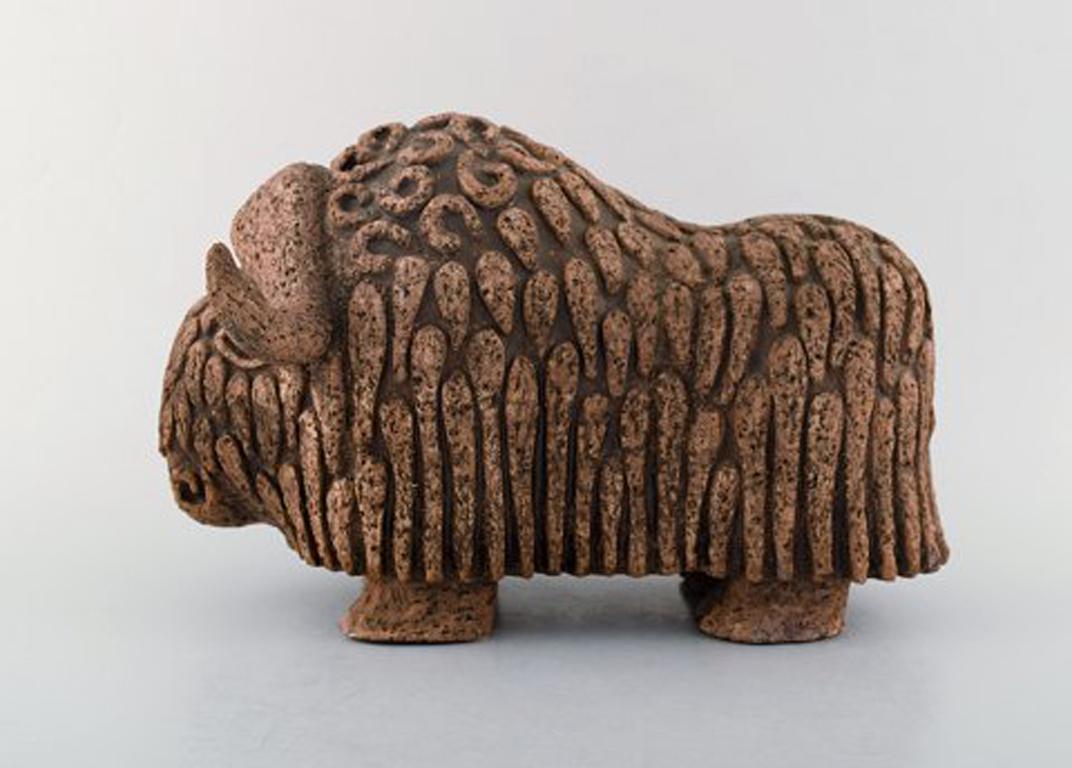 Lars Pagfeldt (Sweden) for Tengod. Large musk ox in stoneware. Number 81 of 100. 60/70s.
In very good condition.
Stamped.
Measures: 32 x 20 18 cm.