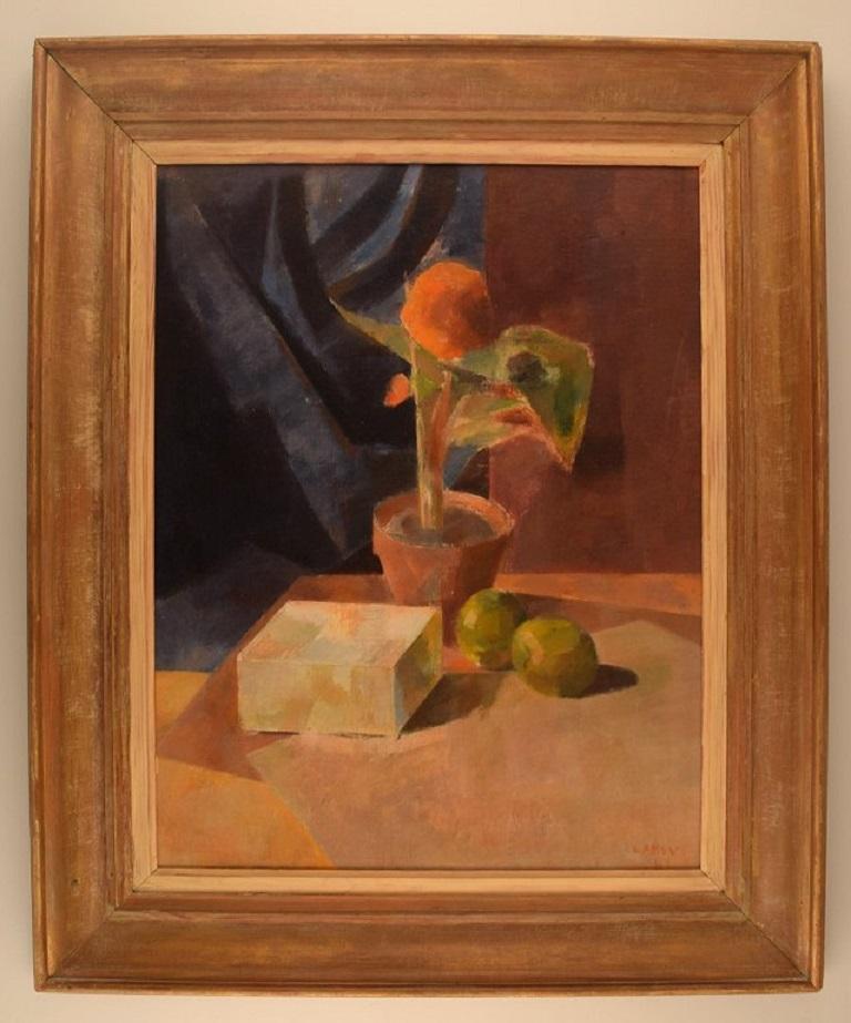 Lars V. Swedish artist. Oil on board. Modernist still life. Dated 1945.
The board measures: 57 x 44
The frame measures: 10 cm.
in excellent condition.
Signed and dated.