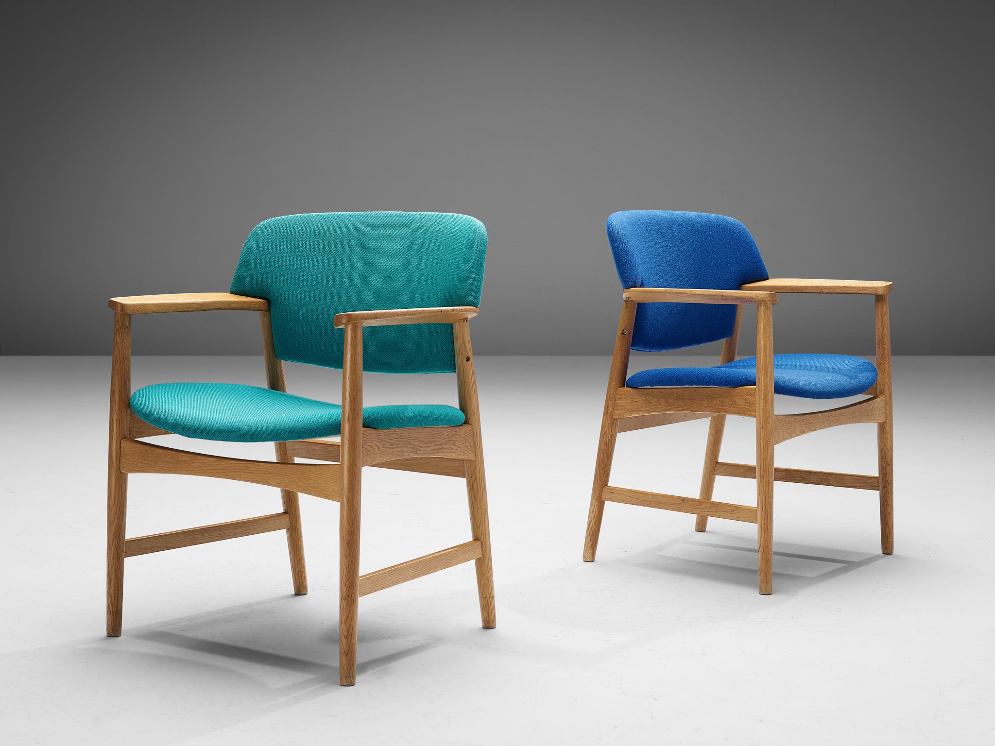 Scandinave moderne Ensemble de huit chaises de salle à manger en chêne Larsen & Bender-Madsen pour Fritz Hansen  en vente