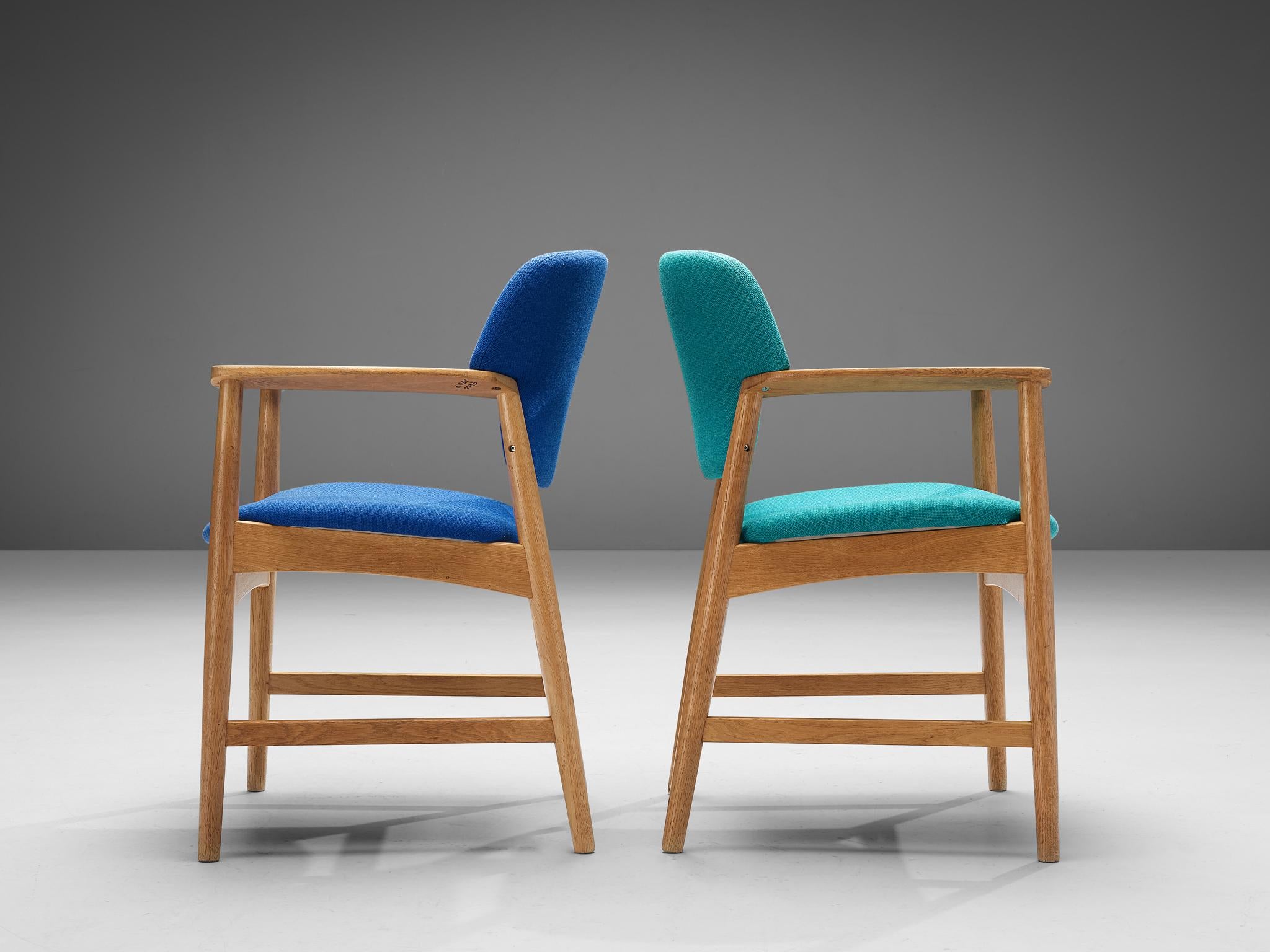 Milieu du XXe siècle Ensemble de huit chaises de salle à manger en chêne Larsen & Bender-Madsen pour Fritz Hansen  en vente