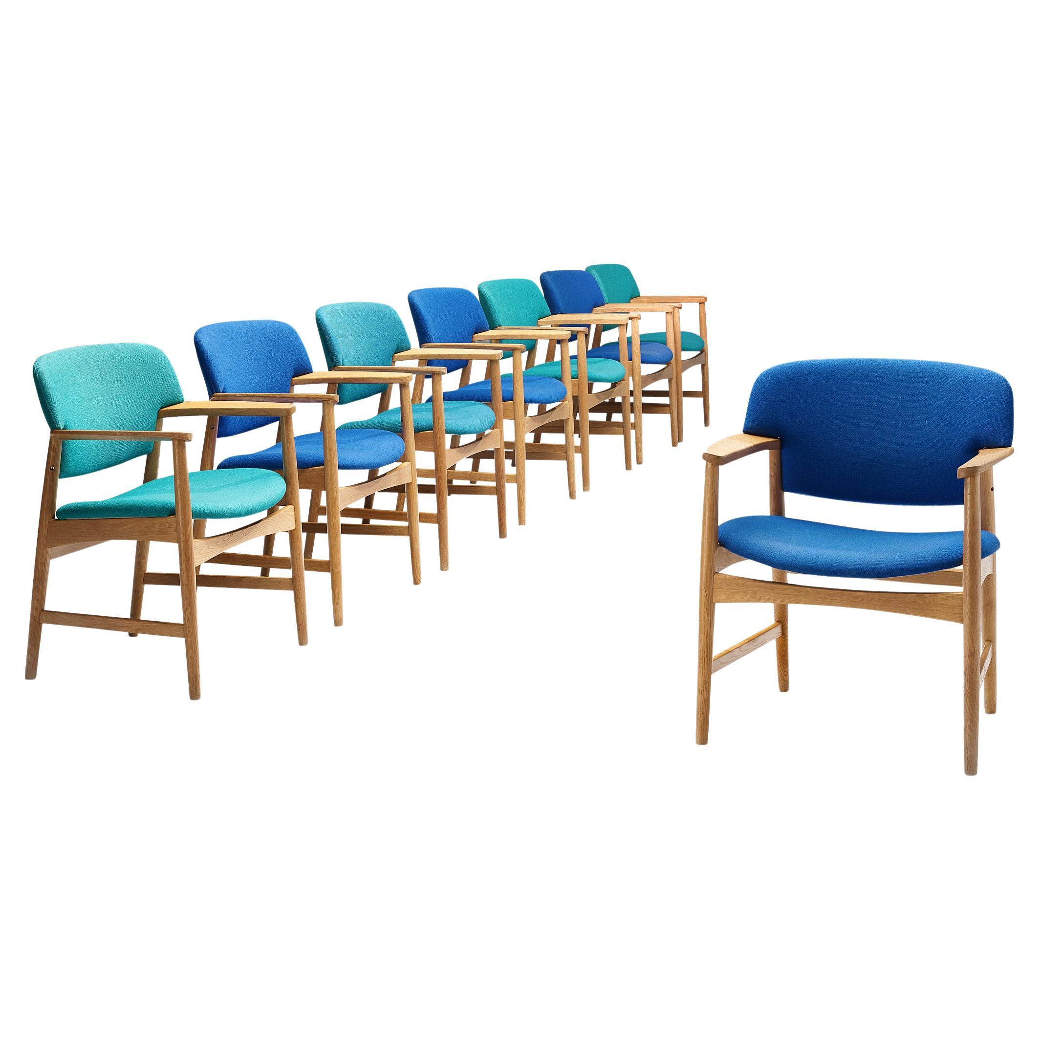 Ensemble de huit chaises de salle à manger en chêne Larsen & Bender-Madsen pour Fritz Hansen  en vente