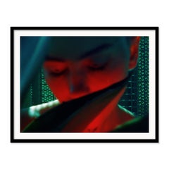 Caroline (Deep Sleep) (FRAMED) Fotografie 30"x40" in Auflage von 3 Stück von Larsen Sotelo