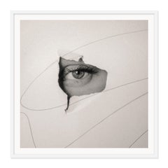 "One Eye" - Fotografia in bianco e nero, 18" x 18", edizione limitata a 24 copie, di Larsen Sotelo