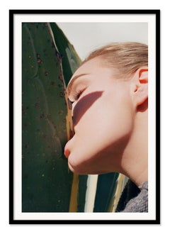 "She is Succulent 2" Fotografia 36" x 24" in edizione 1/15 di Larsen Sotelo