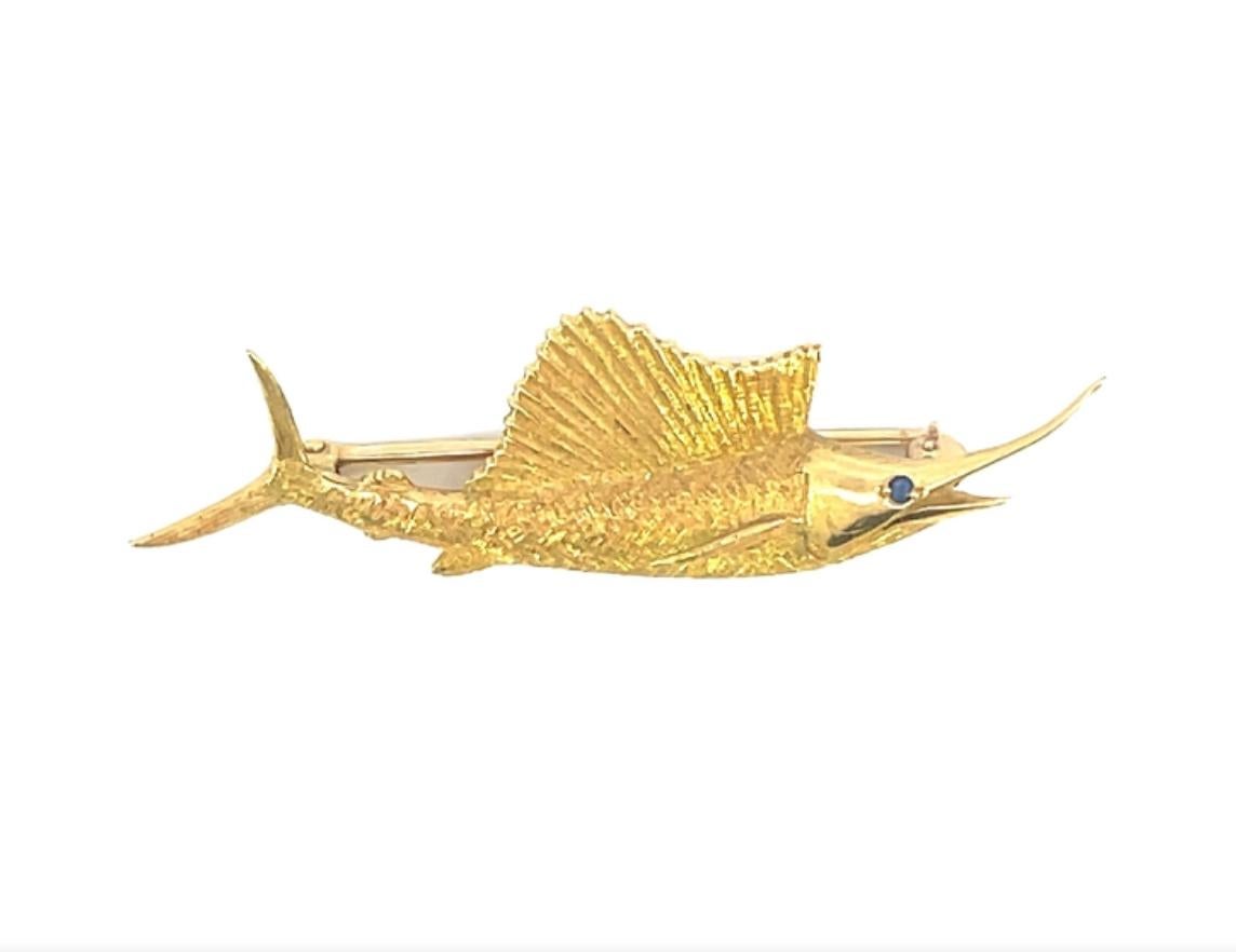 Women's or Men's  Larter 1950s 18k Yellow Gold Swordfish Pin W/ Blue Sapphire Eyes For Sale