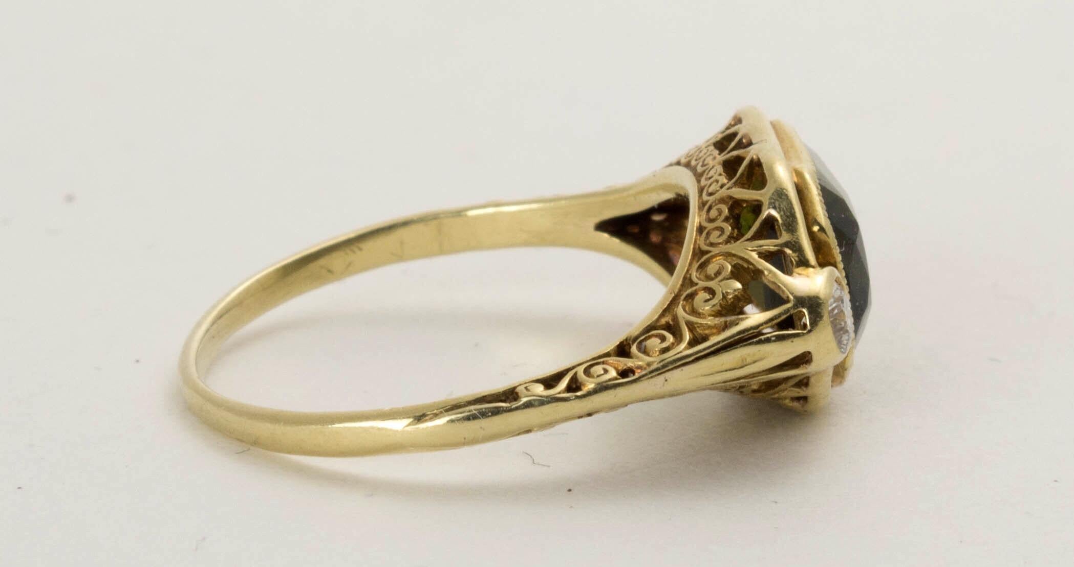 Women's or Men's Larter & Son Art Deco Green Tourmaline Filigree 18 Karat Gold Diamond Ring