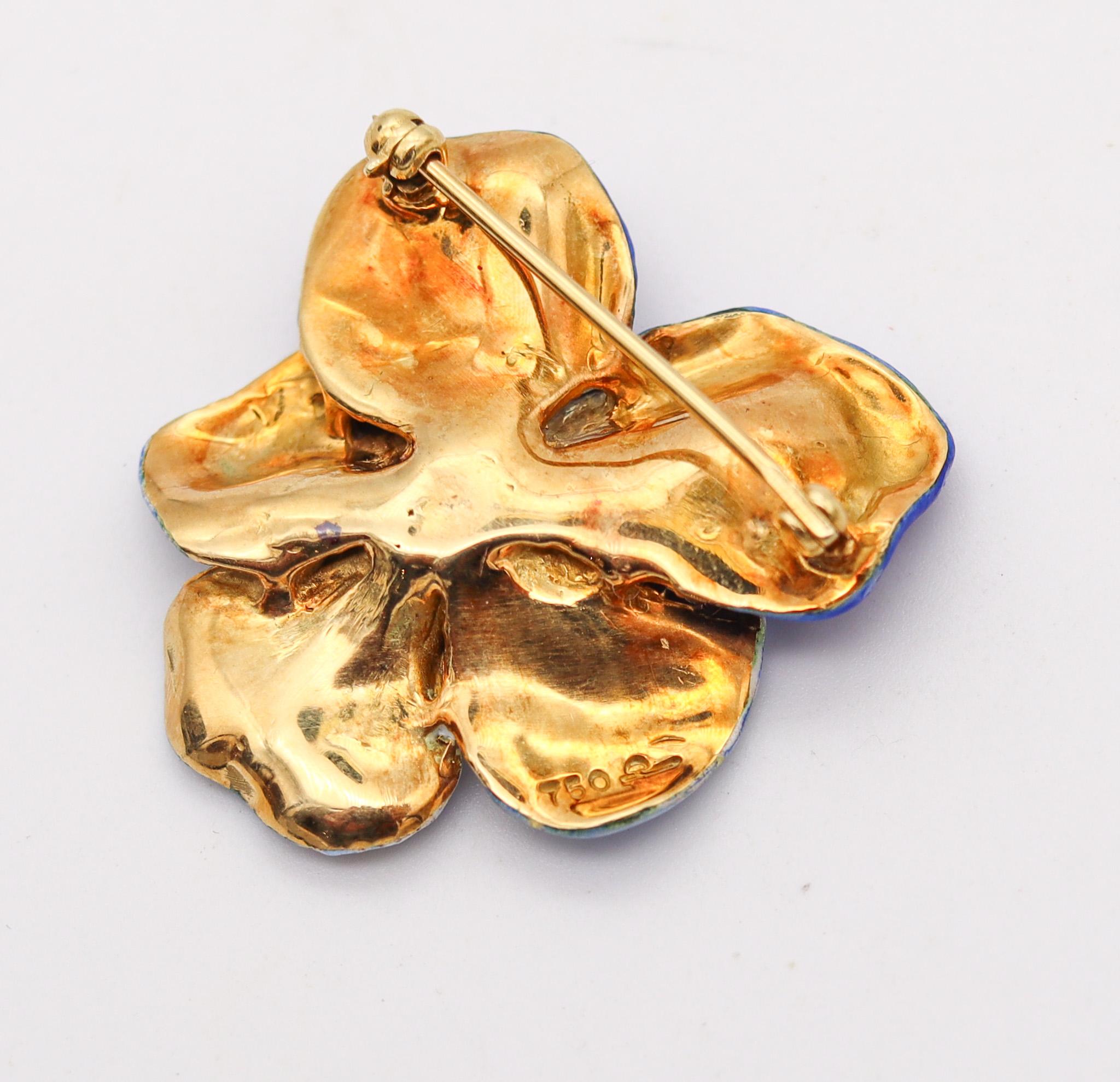 Larter & Sons 1900 Art Nouveau Enameled Pansy Flower Brooch In 18Kt Gold Diamond In Excellent Condition For Sale In Miami, FL