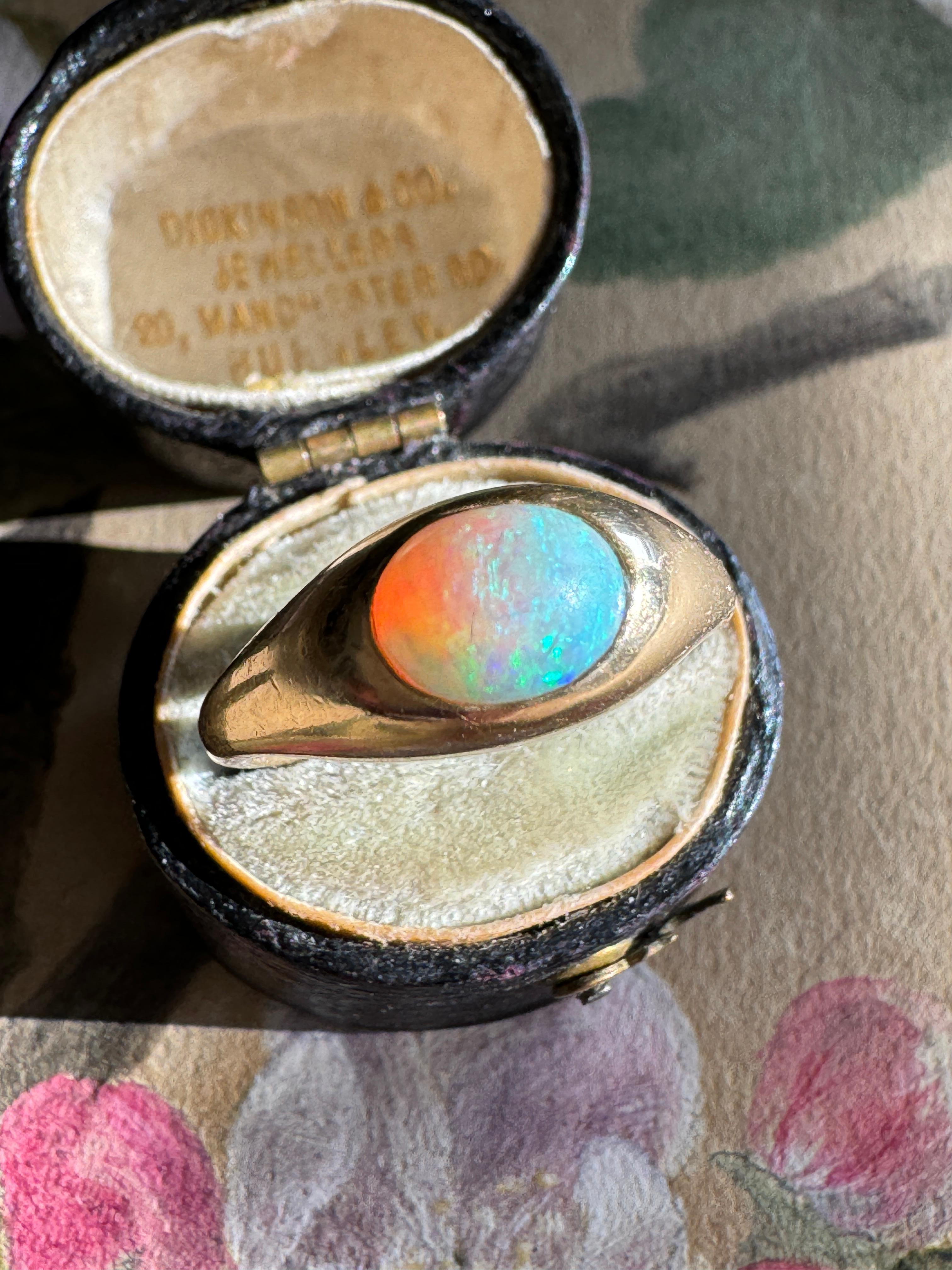 Larter & Sons Art Nouveau 14K Opal Signet Ring In Good Condition In Hummelstown, PA